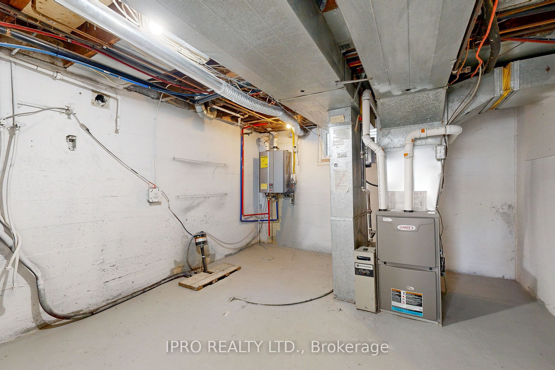 1619 Finch Ave