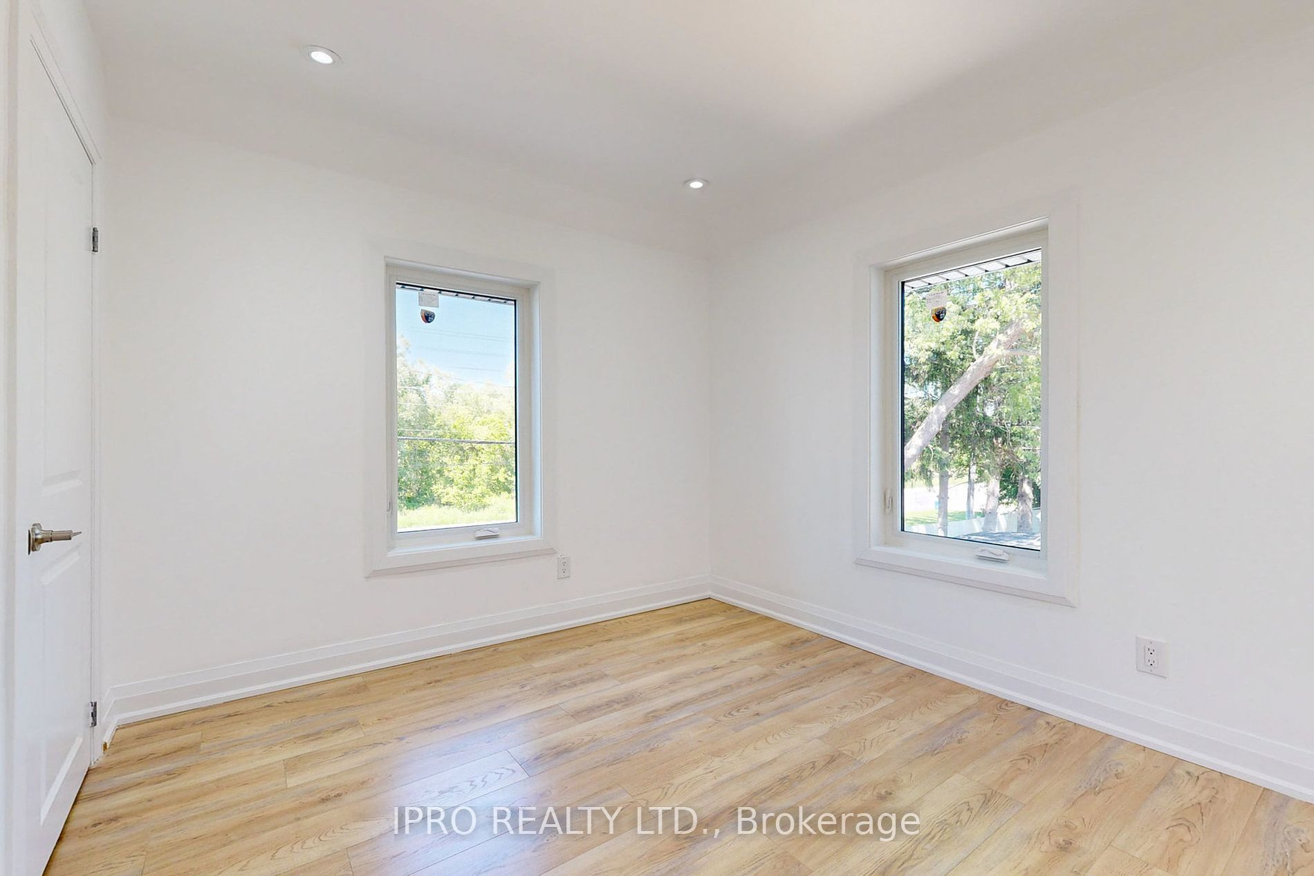 1619 Finch Ave