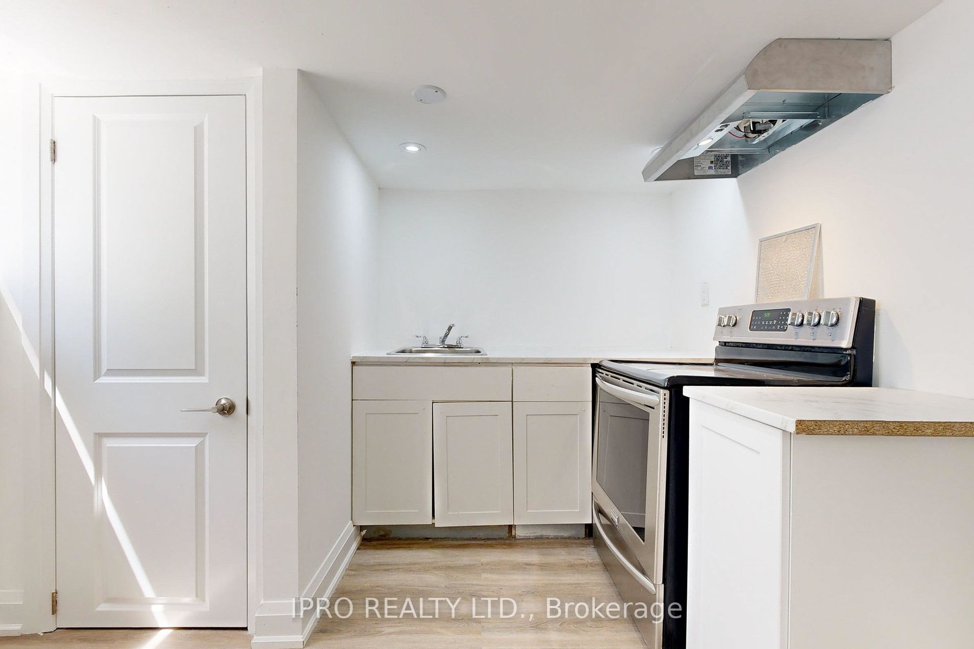 1619 Finch Ave