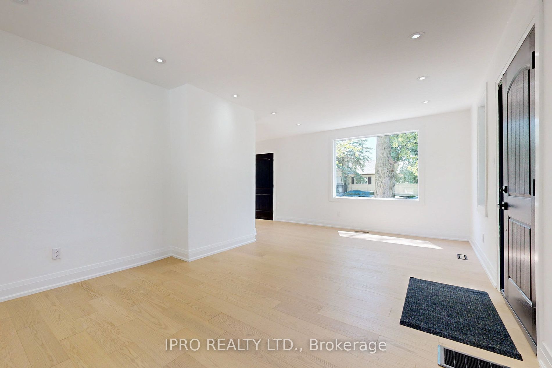 1619 Finch Ave