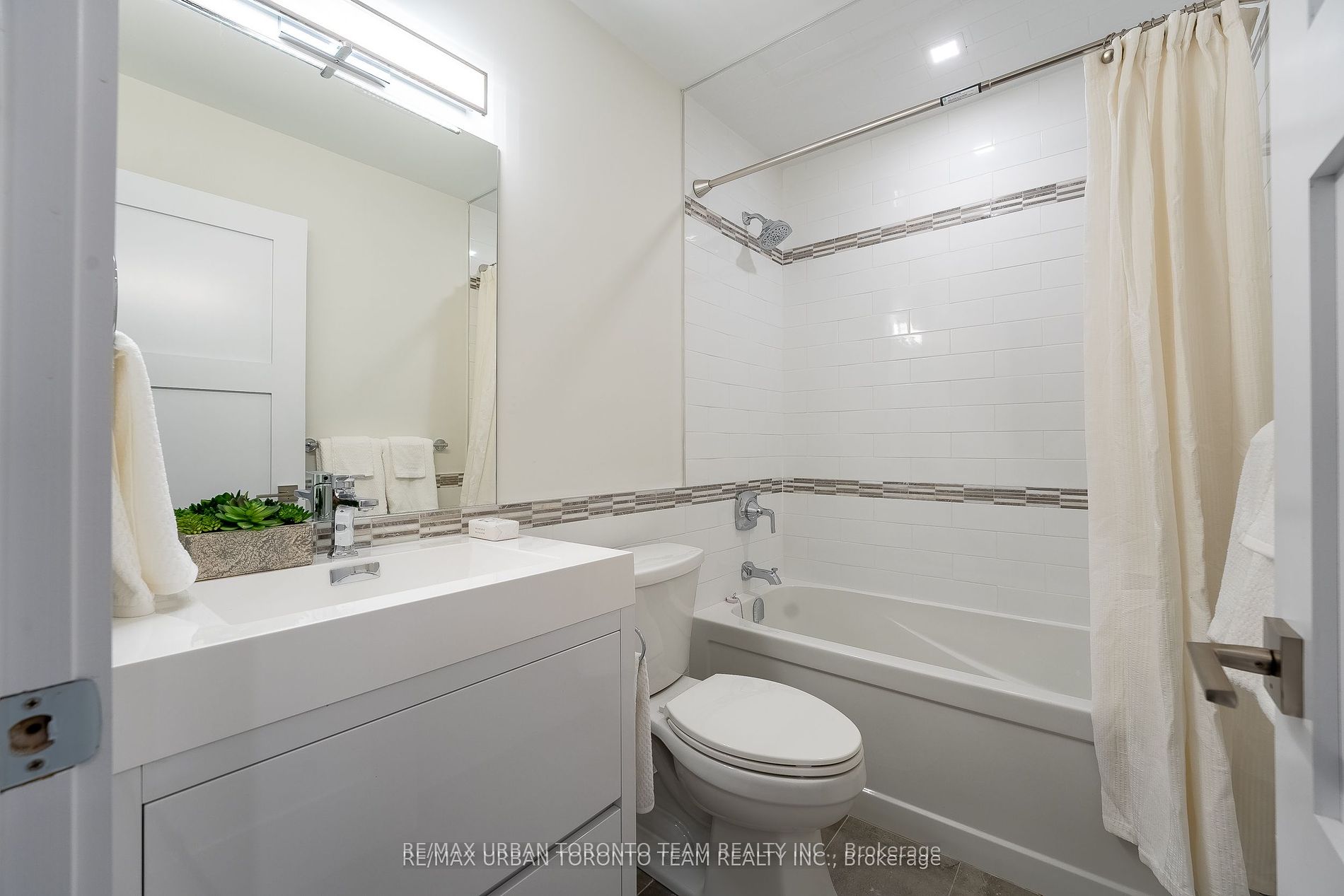141 Kalmar Ave