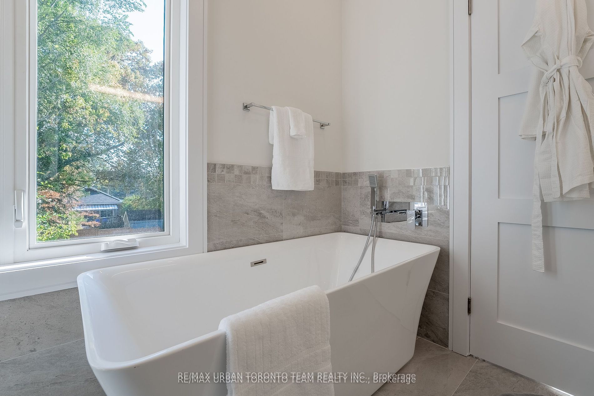 141 Kalmar Ave
