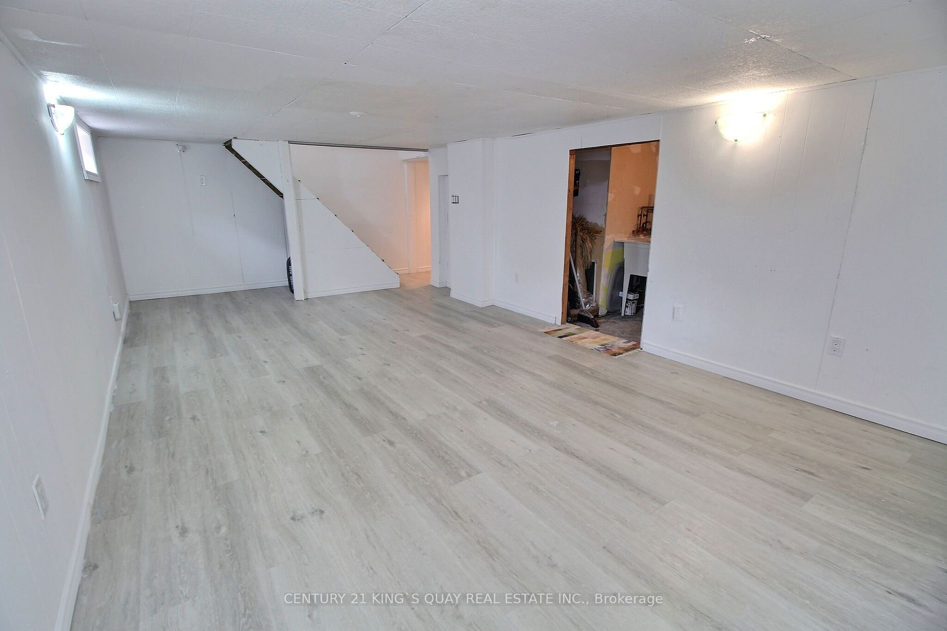 211 Park Road S