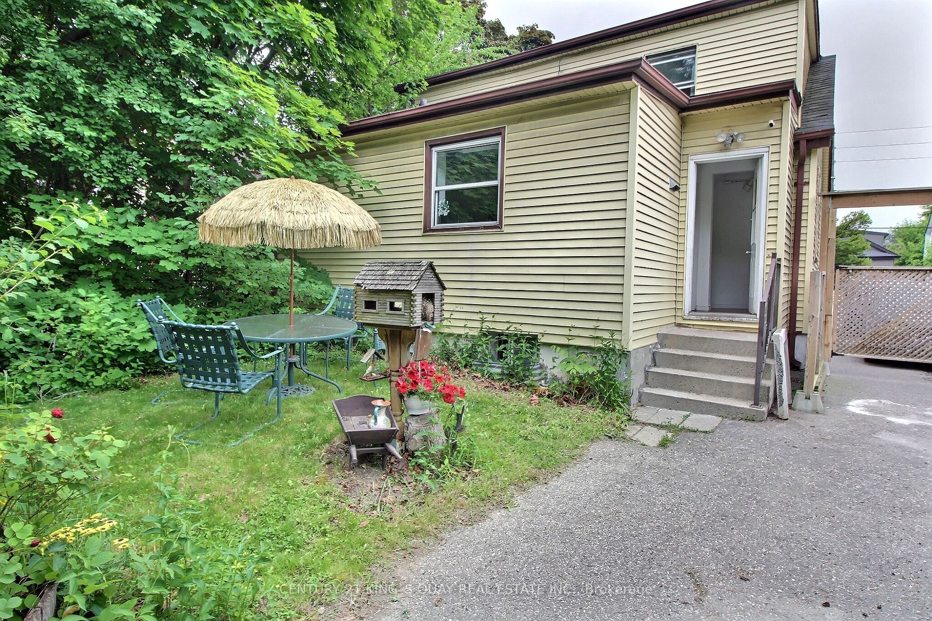 211 Park Road S