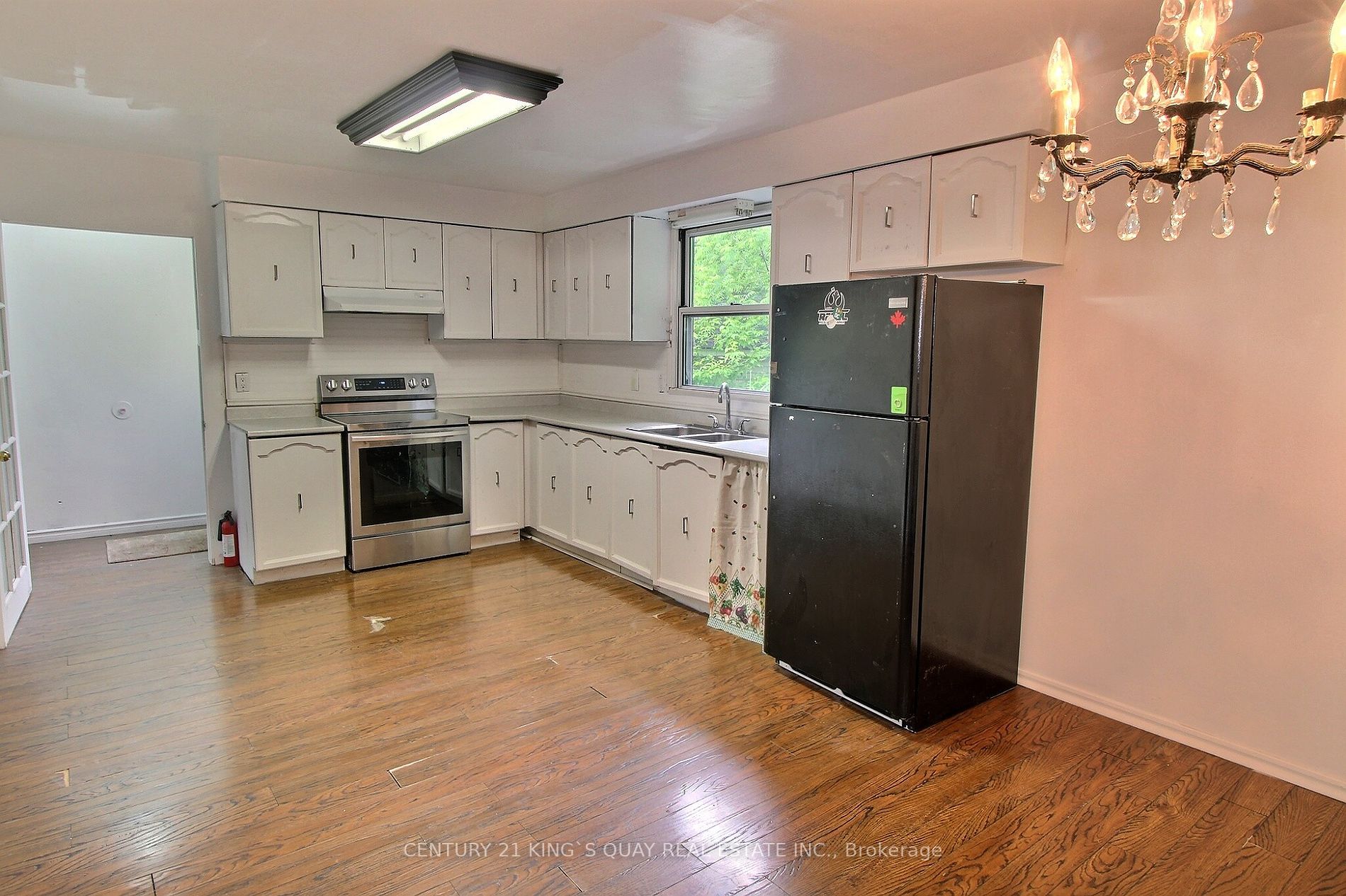 211 Park Road S