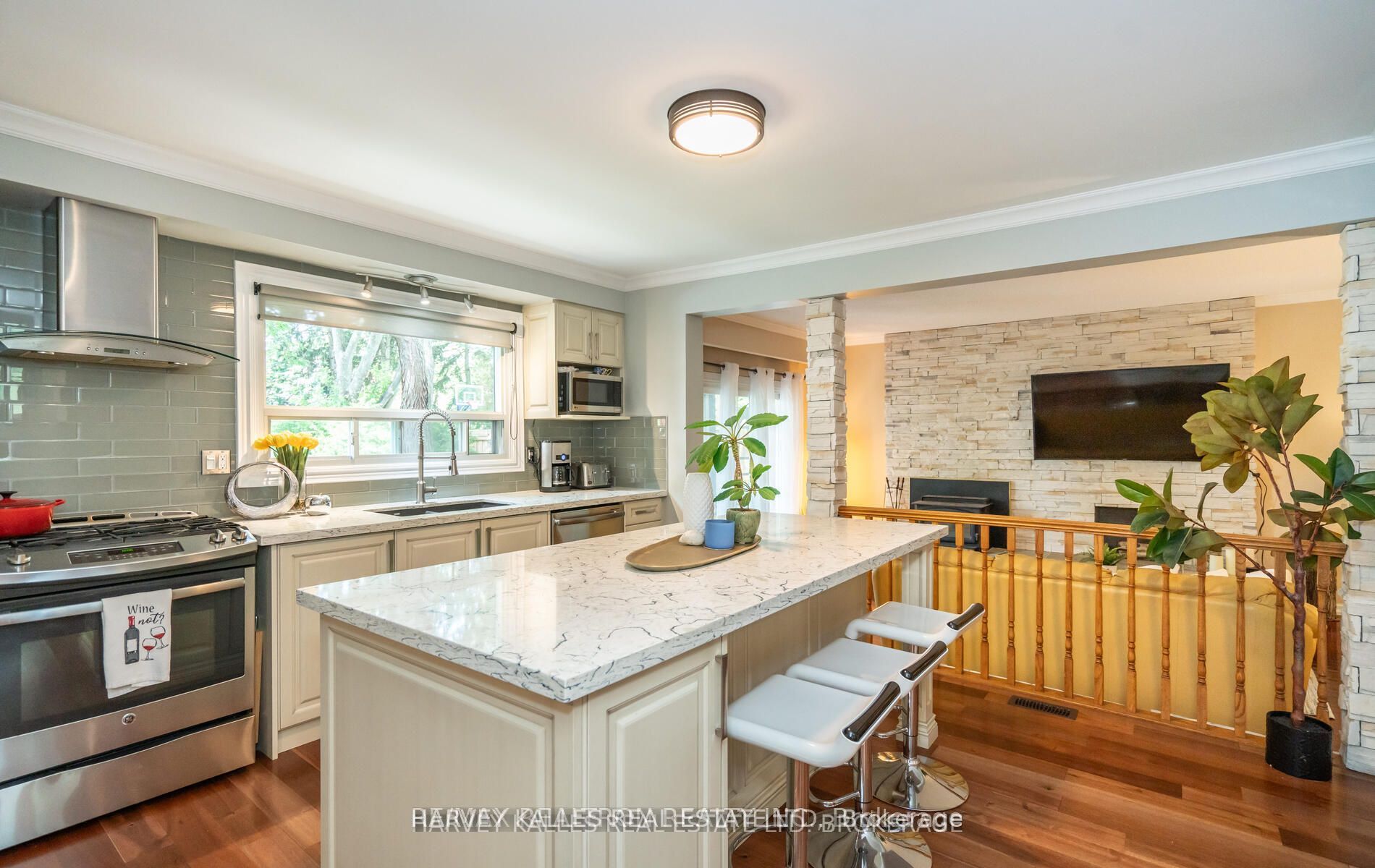 1890 Spruce Hill Rd