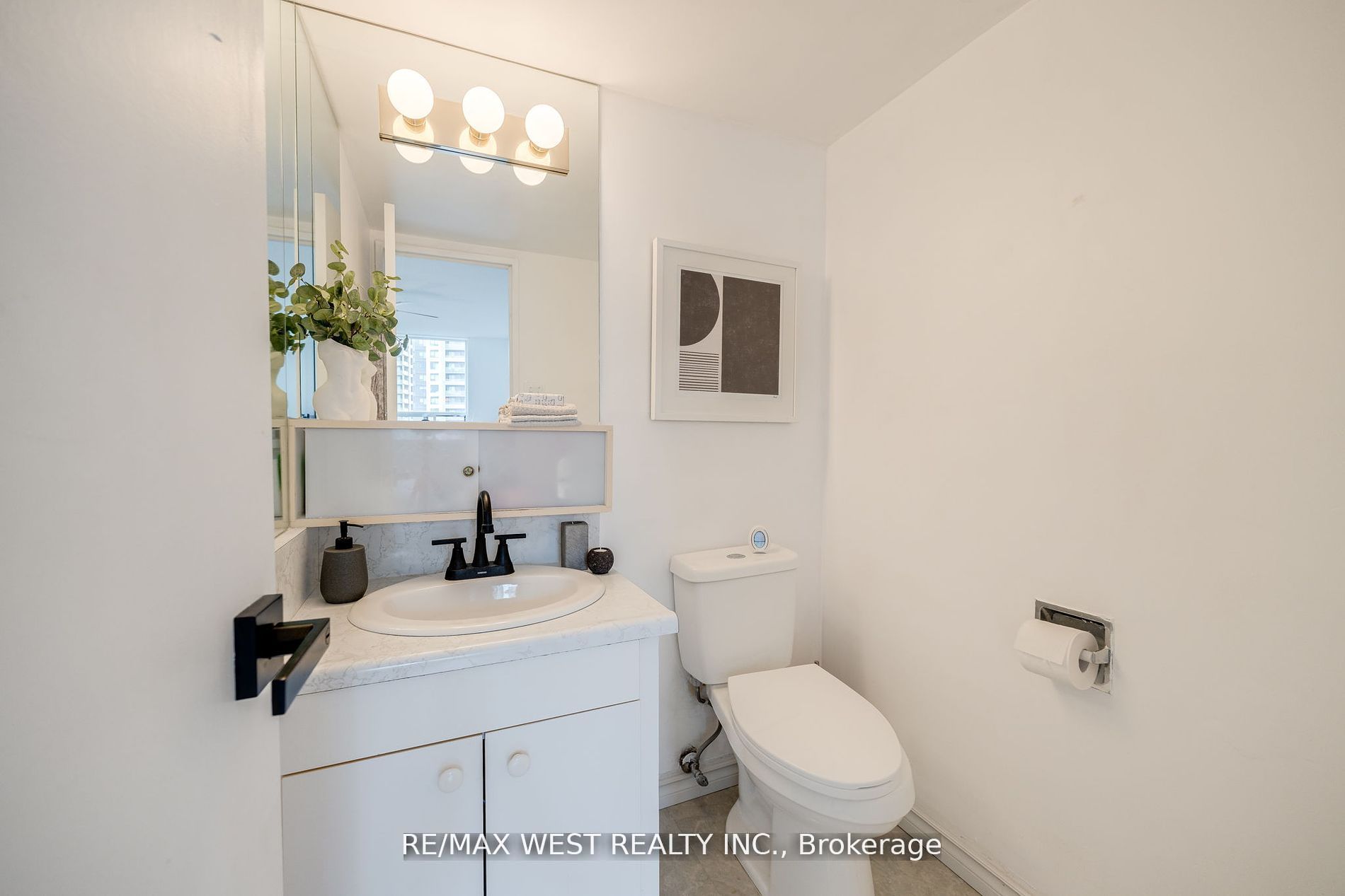 1210 Radom Street, #910