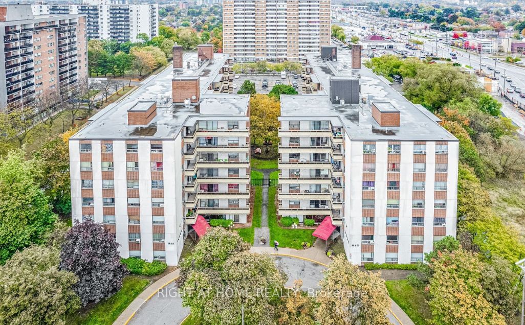 915 Midland Ave N, #403
