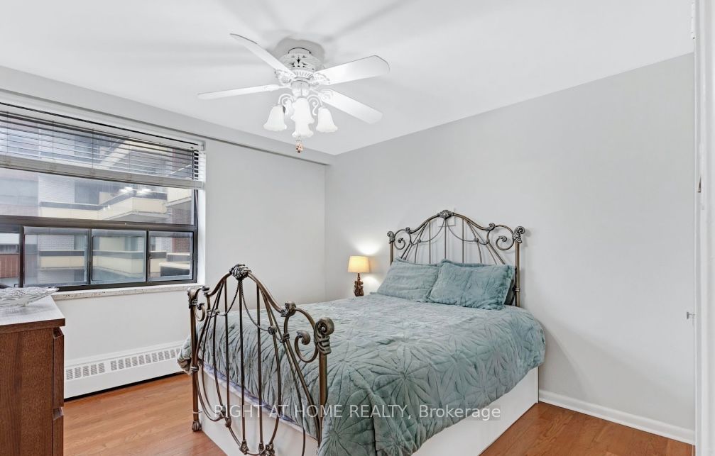 915 Midland Ave N, #403