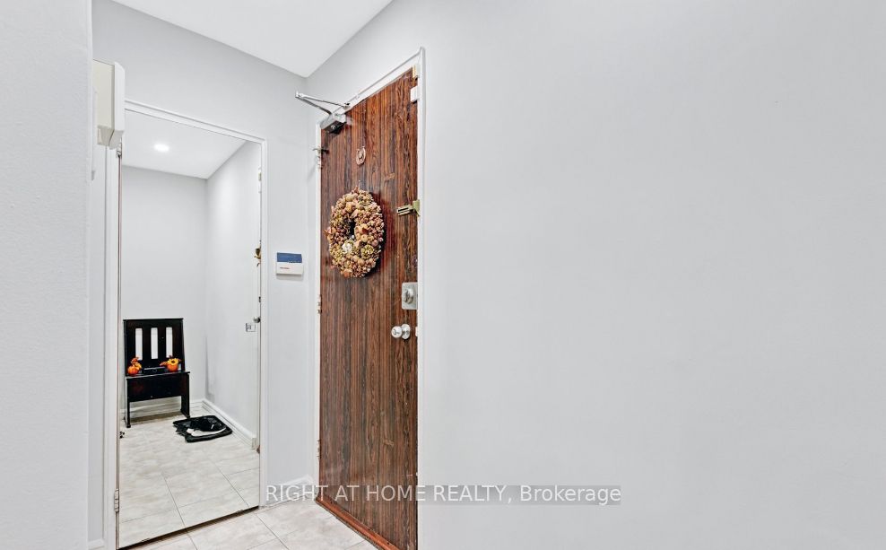 915 Midland Ave N, #403