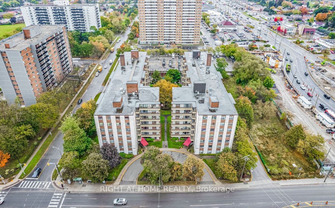 915 Midland Ave N, #403