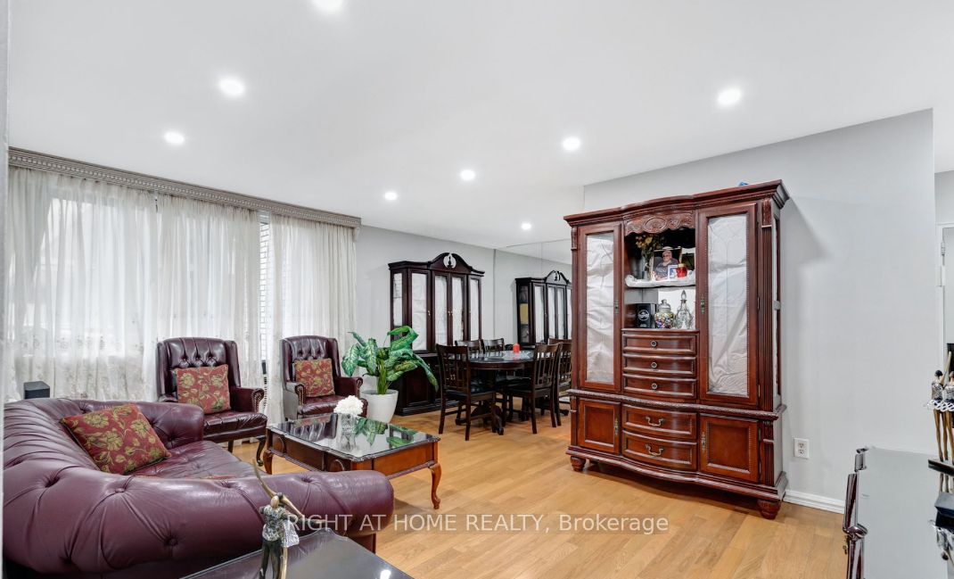 915 Midland Ave N, #403