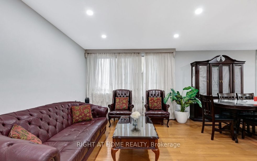 915 Midland Ave N, #403