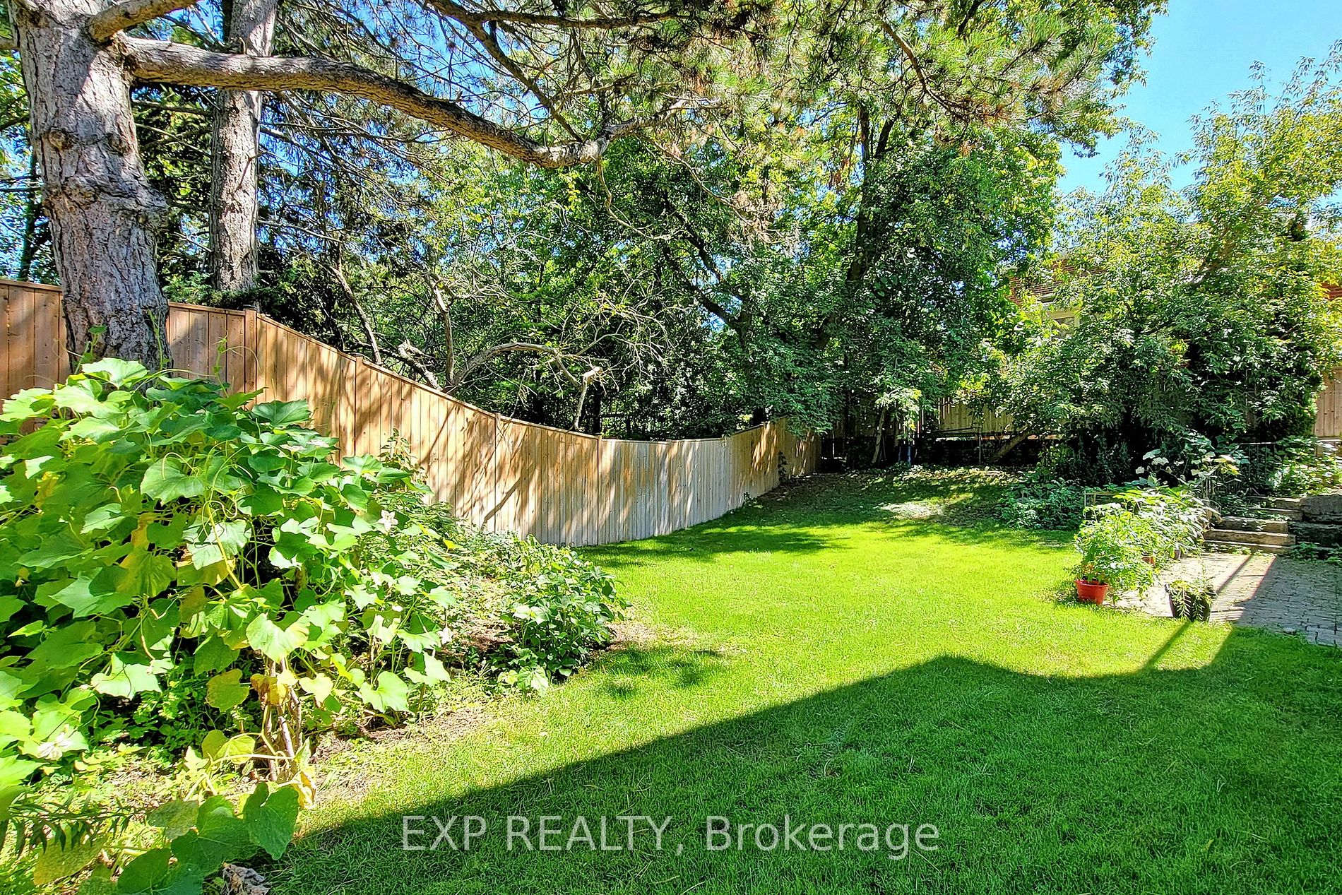 557 Pine Ridge Rd