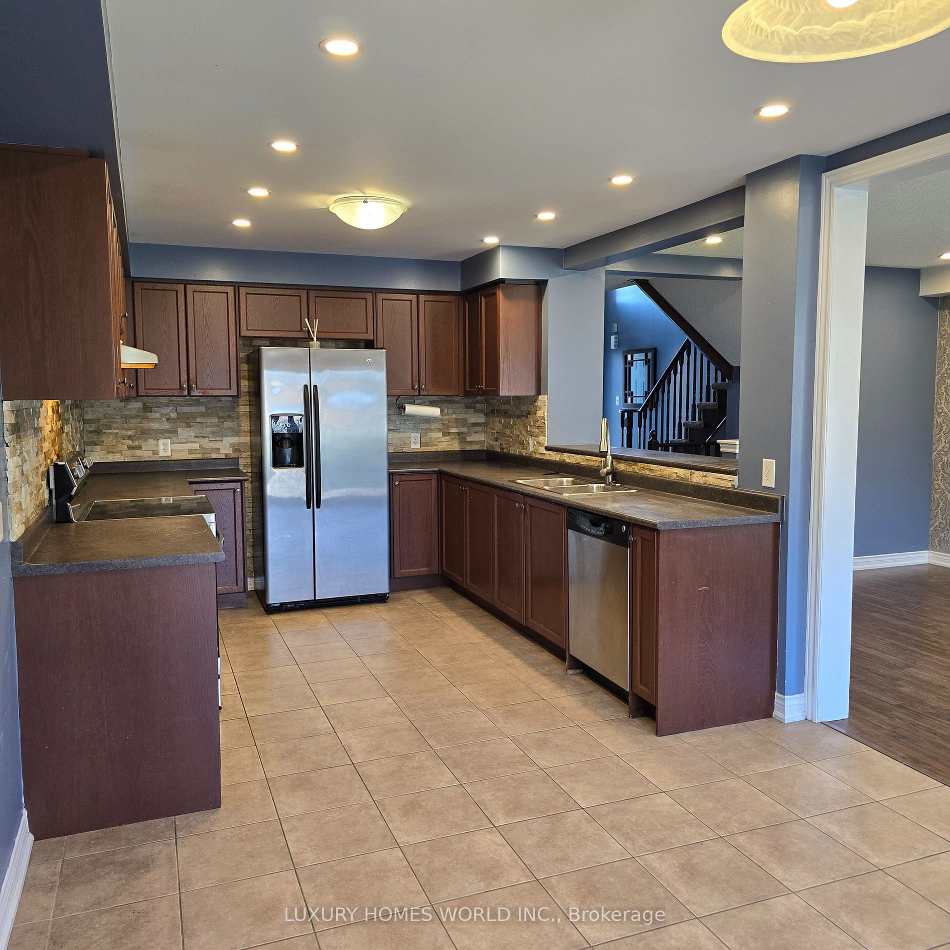 25 Swansea St