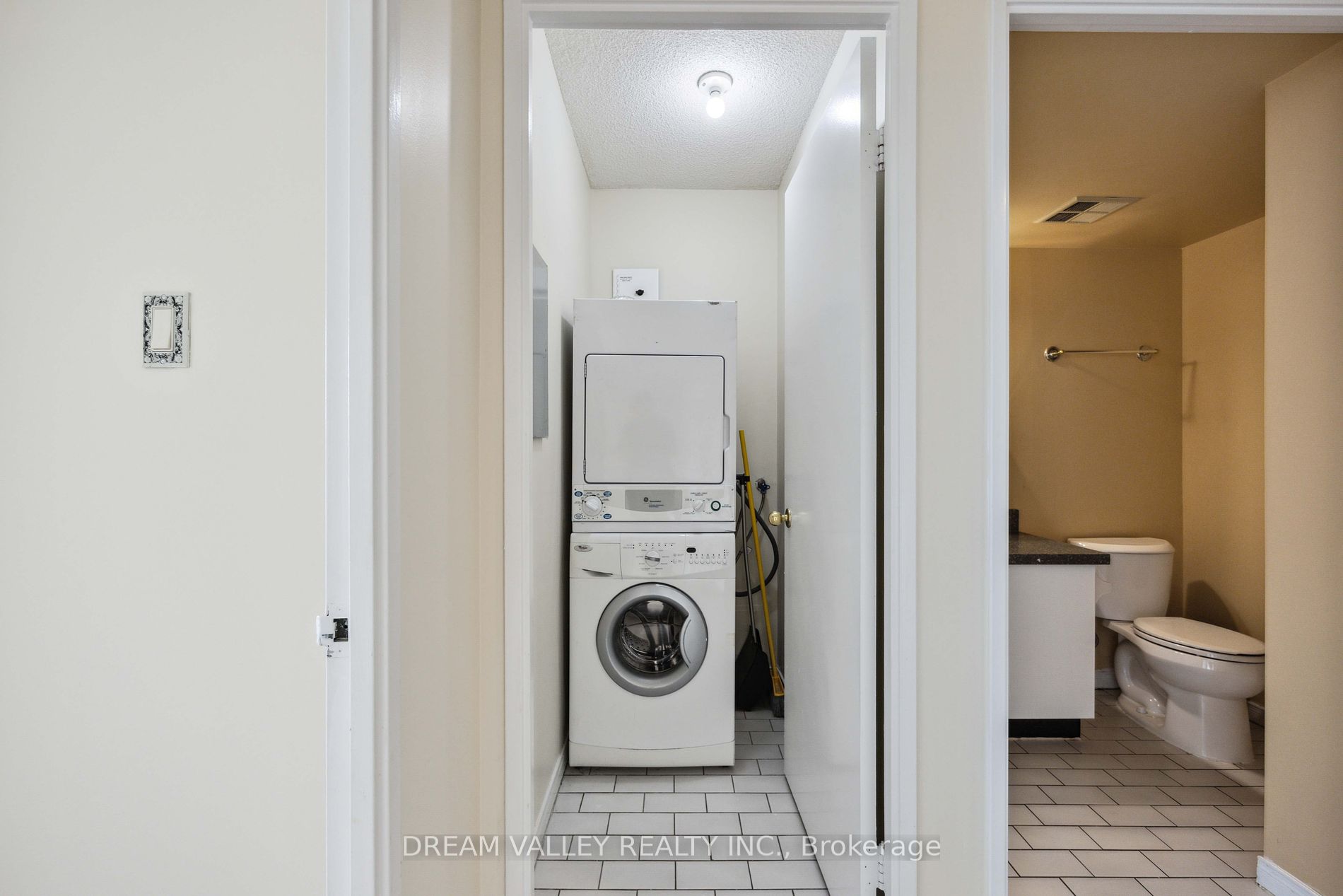 330 Mccowan Road, #906