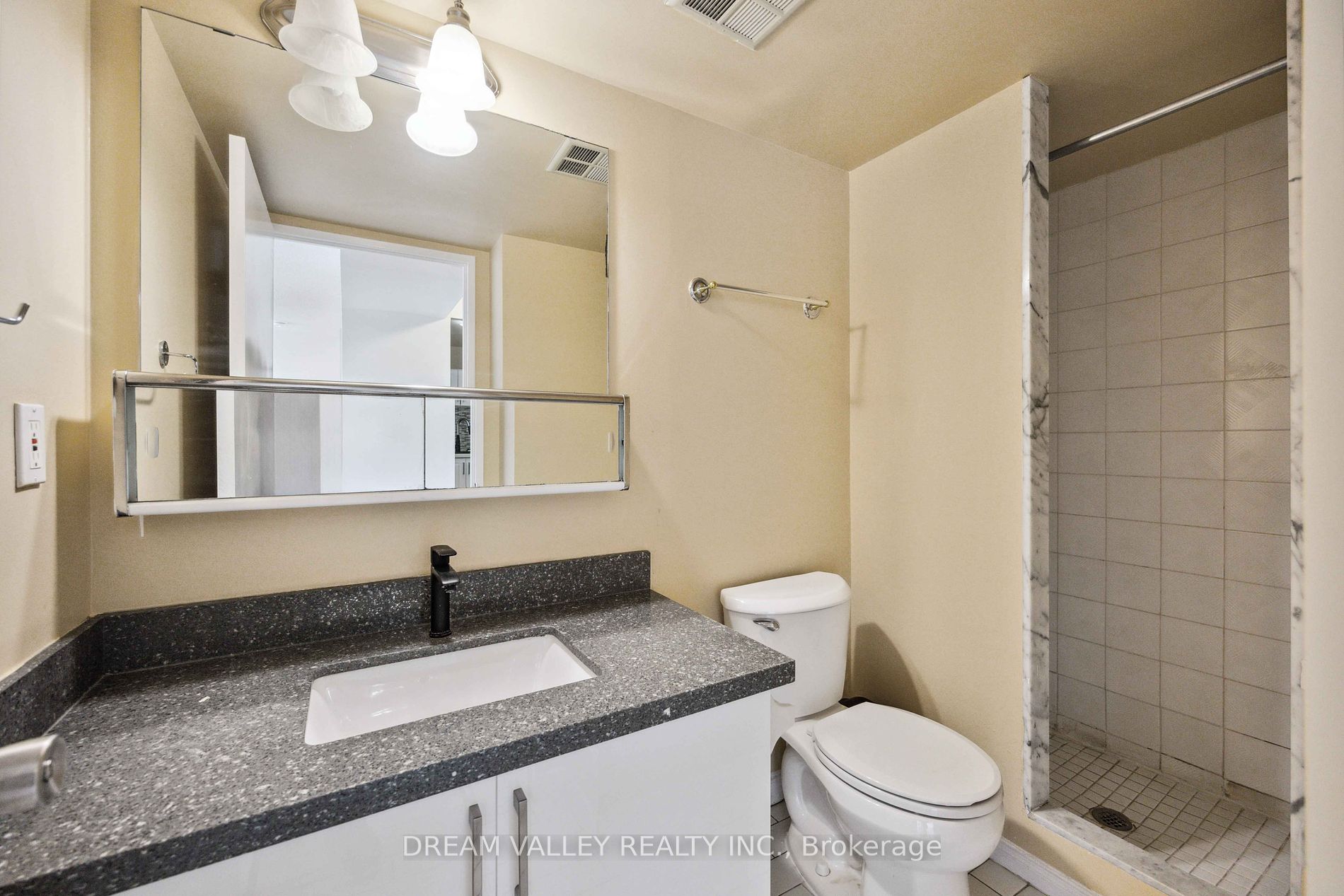 330 Mccowan Road, #906