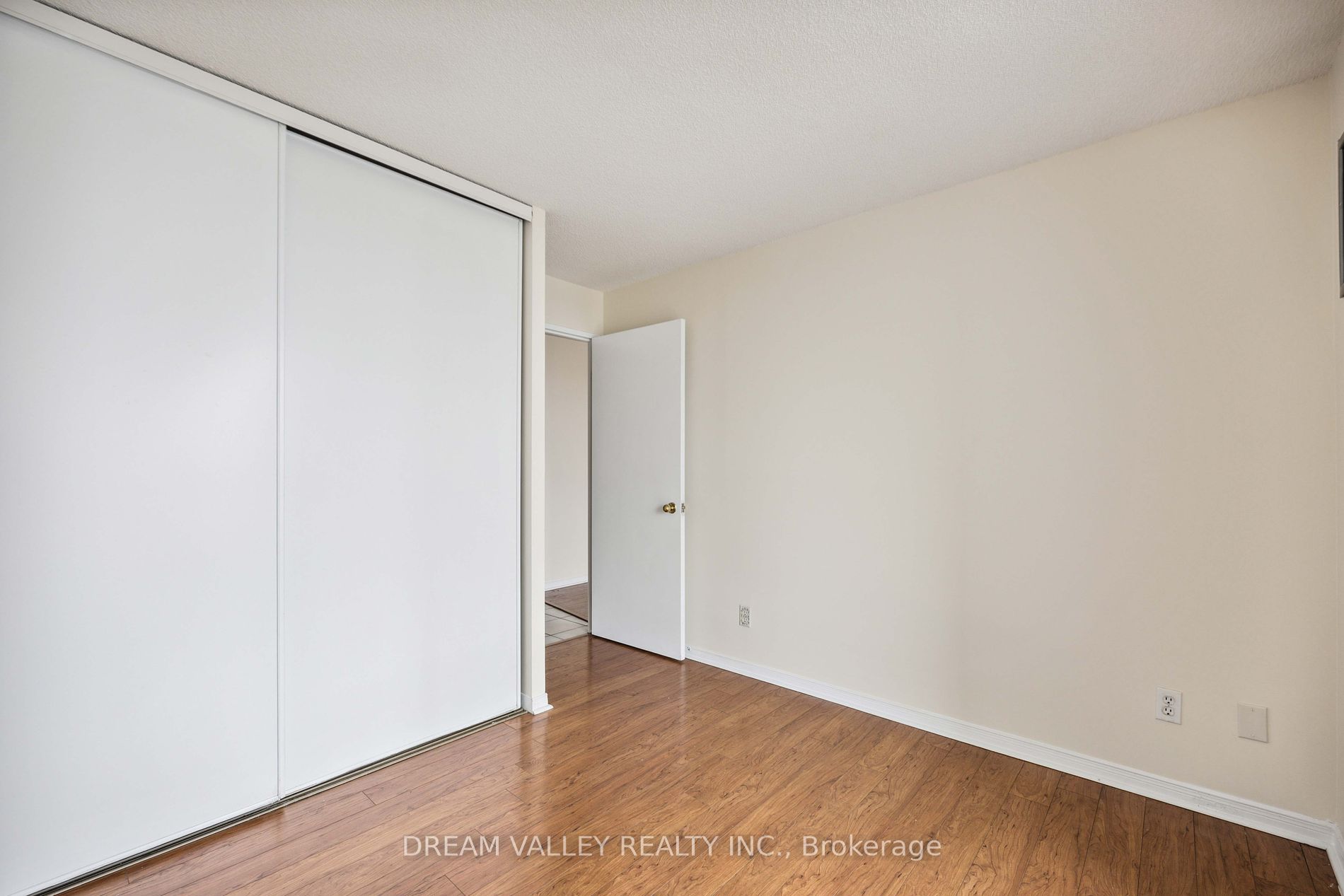330 Mccowan Road, #906