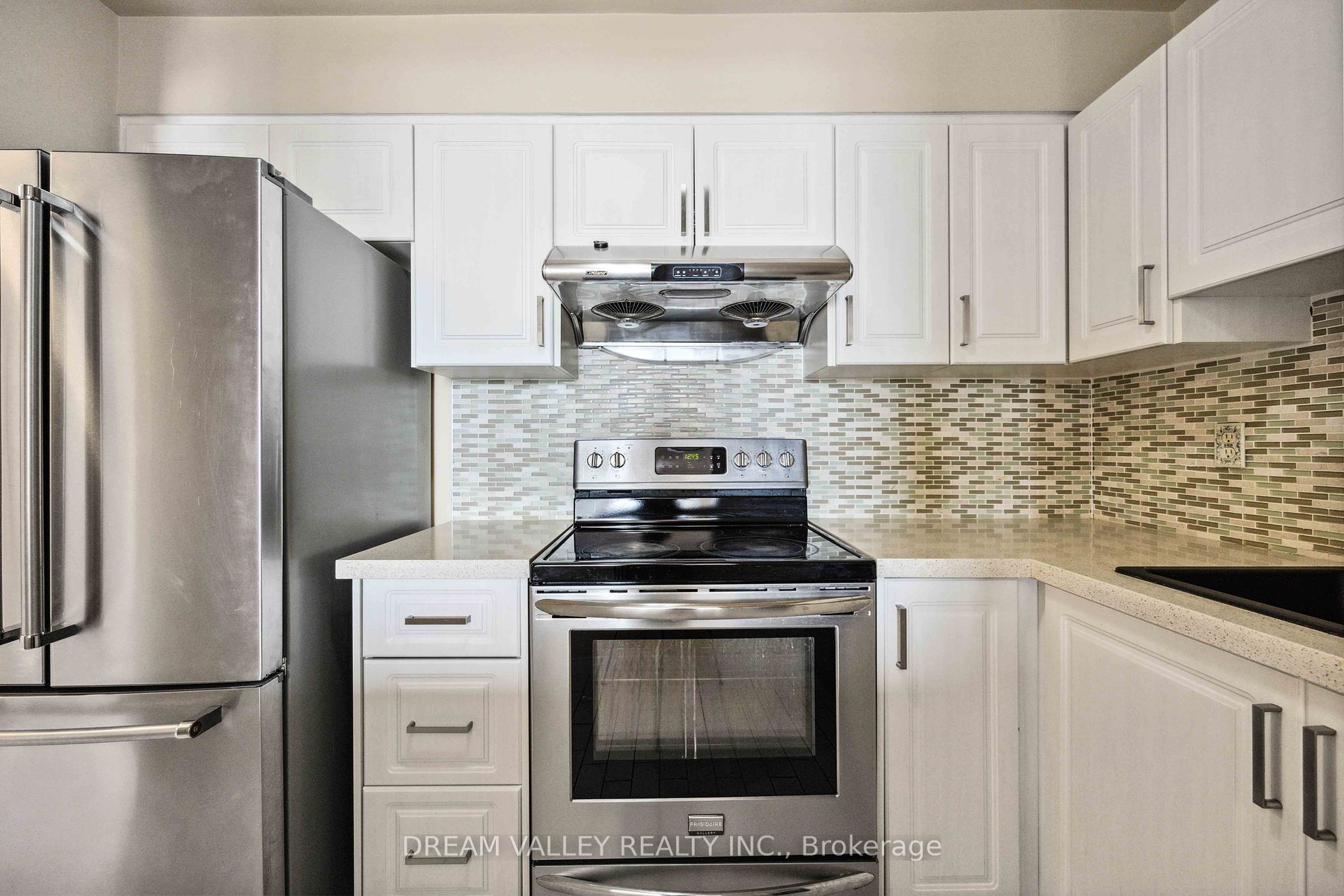 330 Mccowan Road, #906