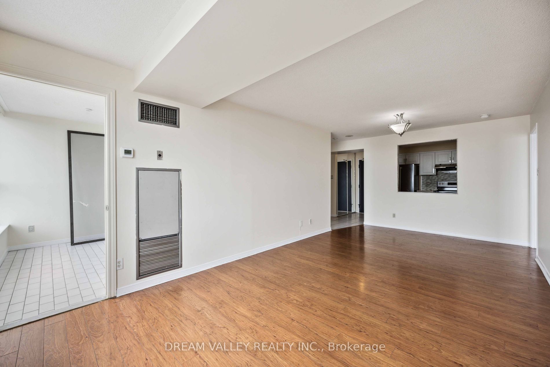 330 Mccowan Road, #906