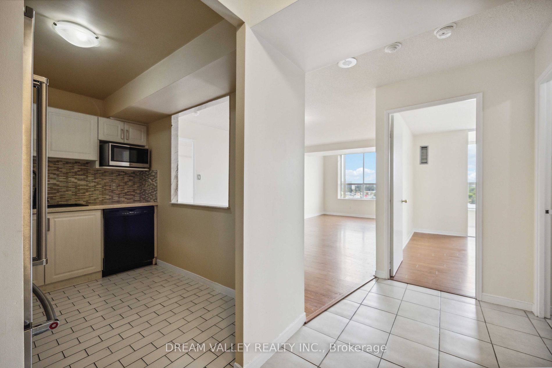 330 Mccowan Road, #906