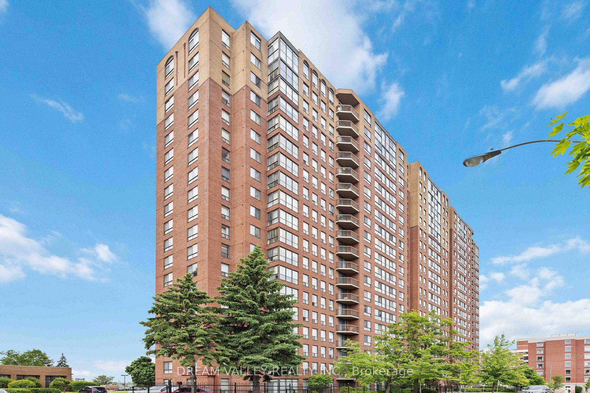 330 Mccowan Road, #906