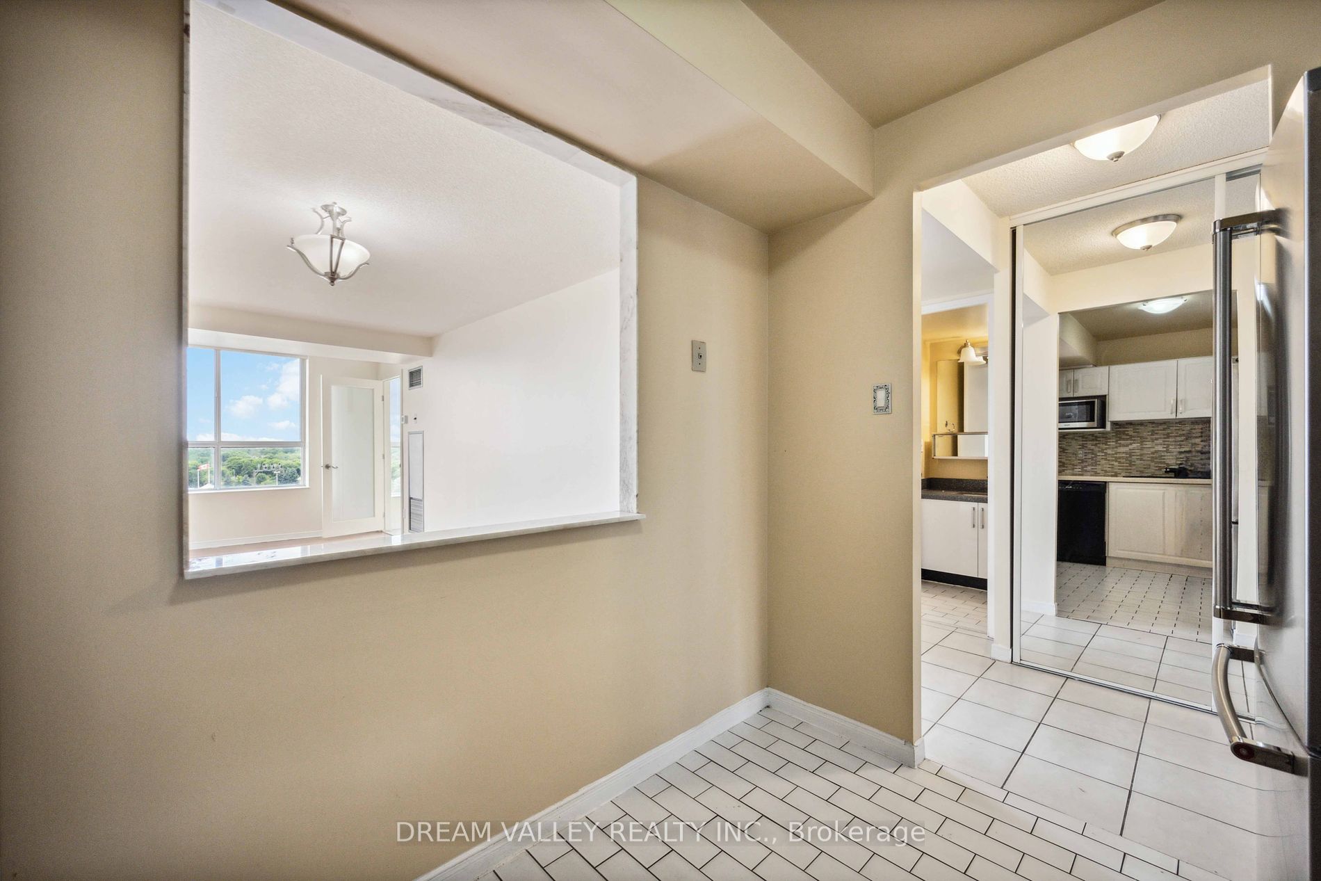 330 Mccowan Road, #906