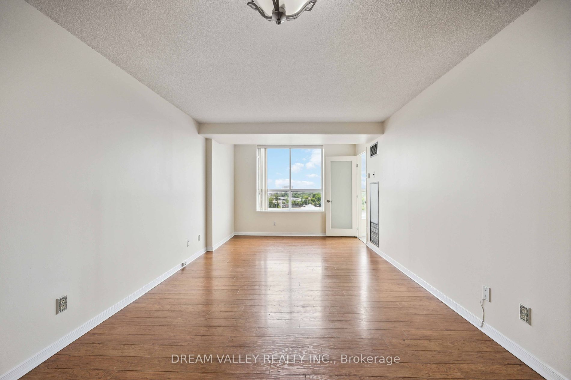 330 Mccowan Road, #906