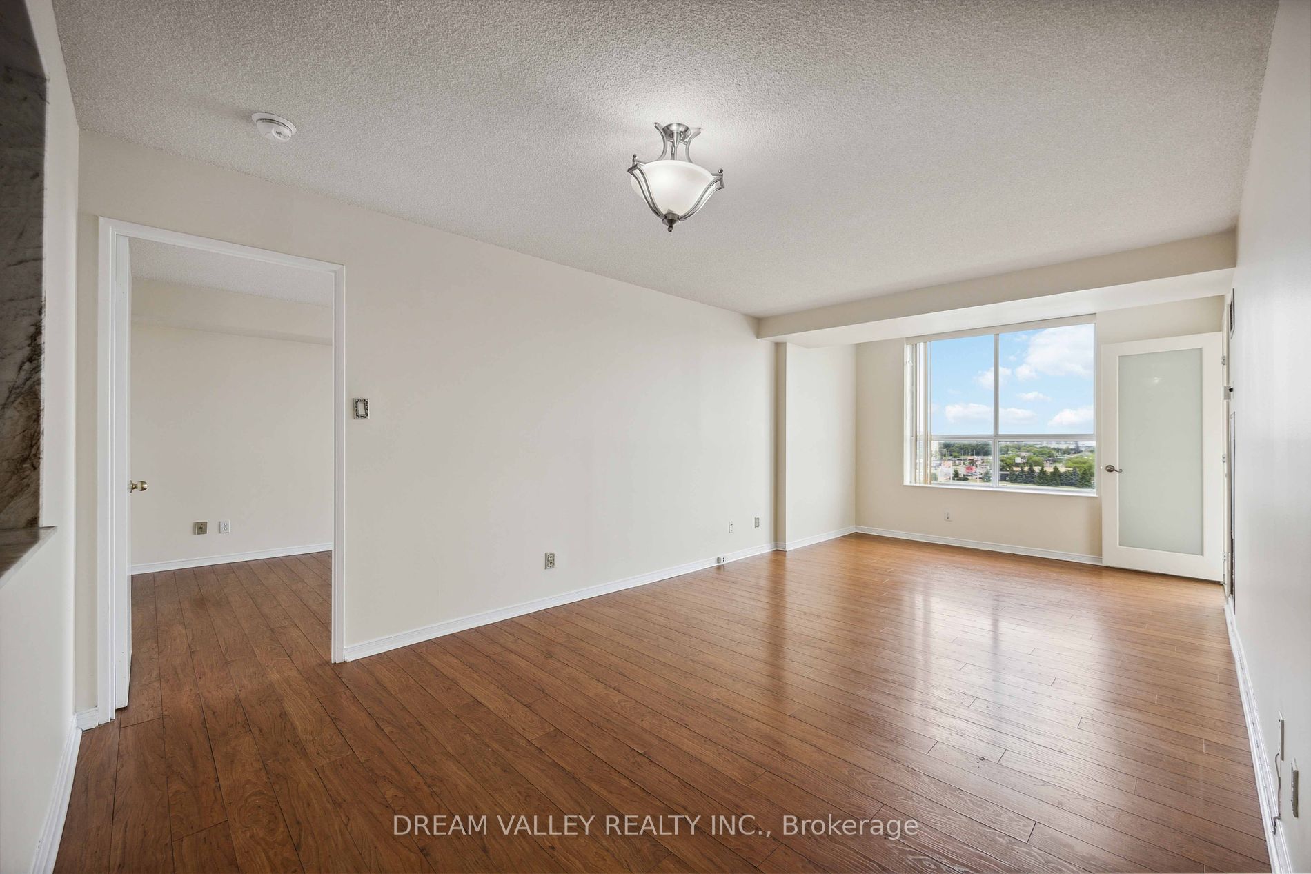 330 Mccowan Road, #906