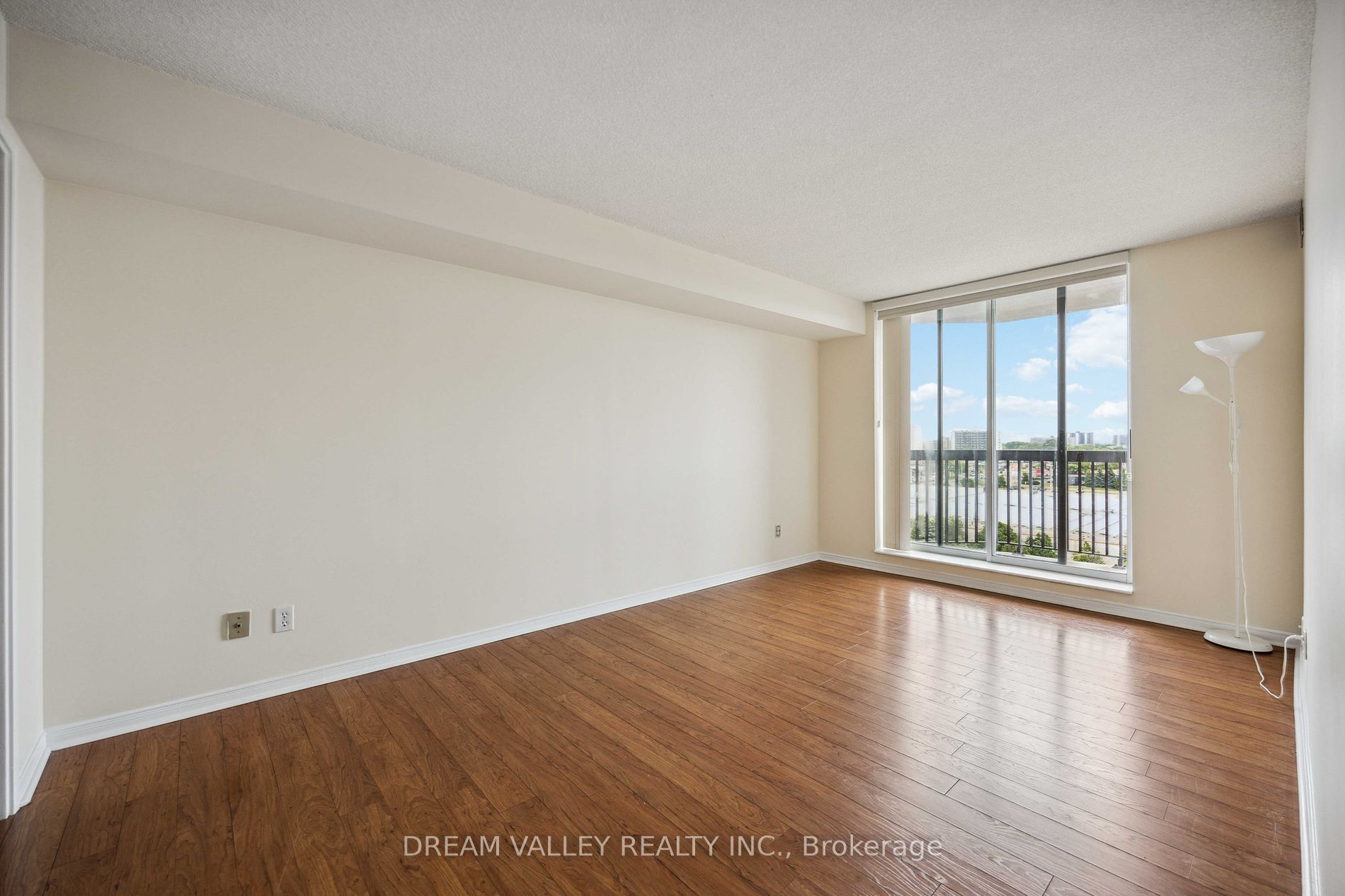 330 Mccowan Road, #906