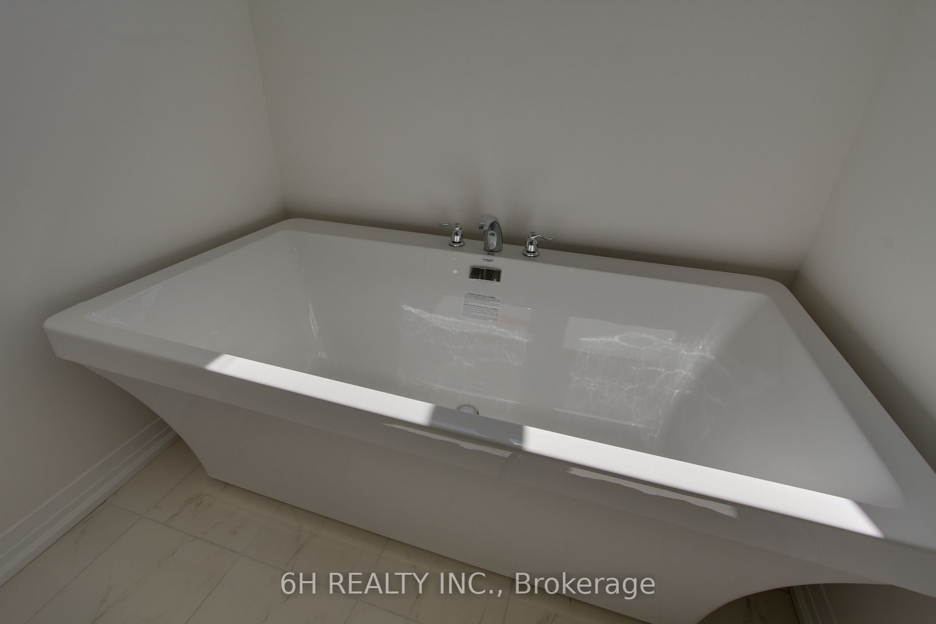 2608 Hibiscus Drive