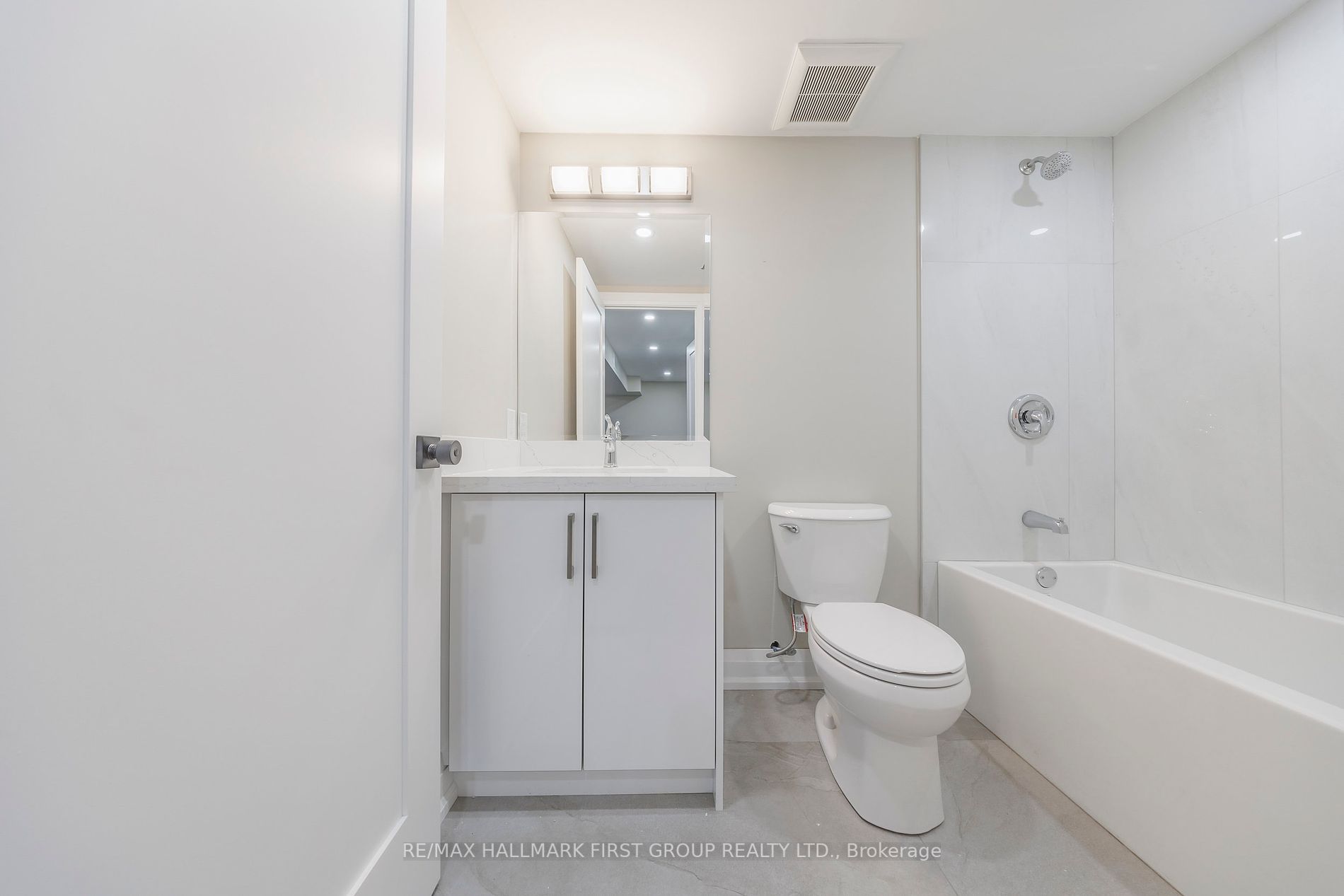 741 Downview Cres
