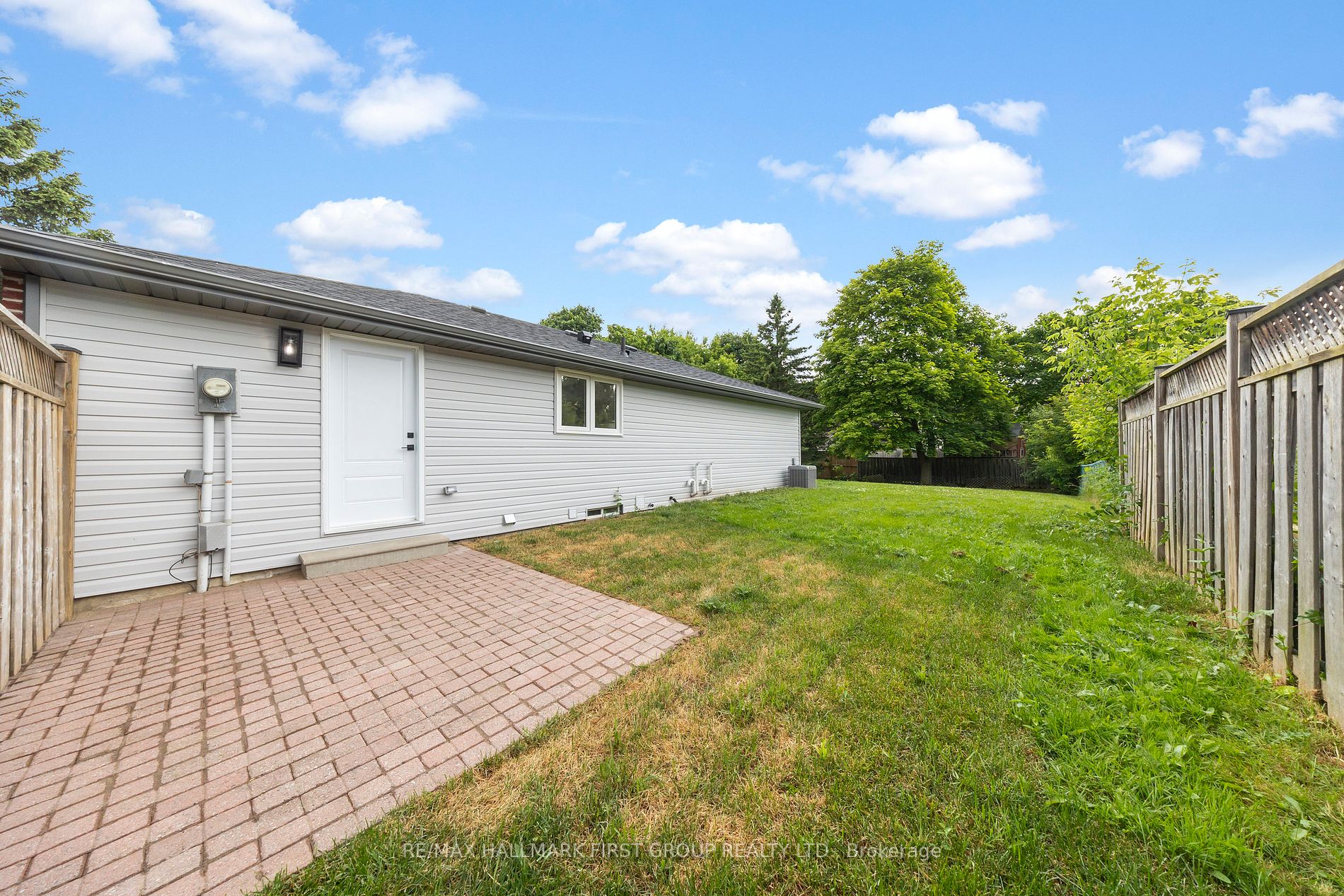 741 Downview Cres