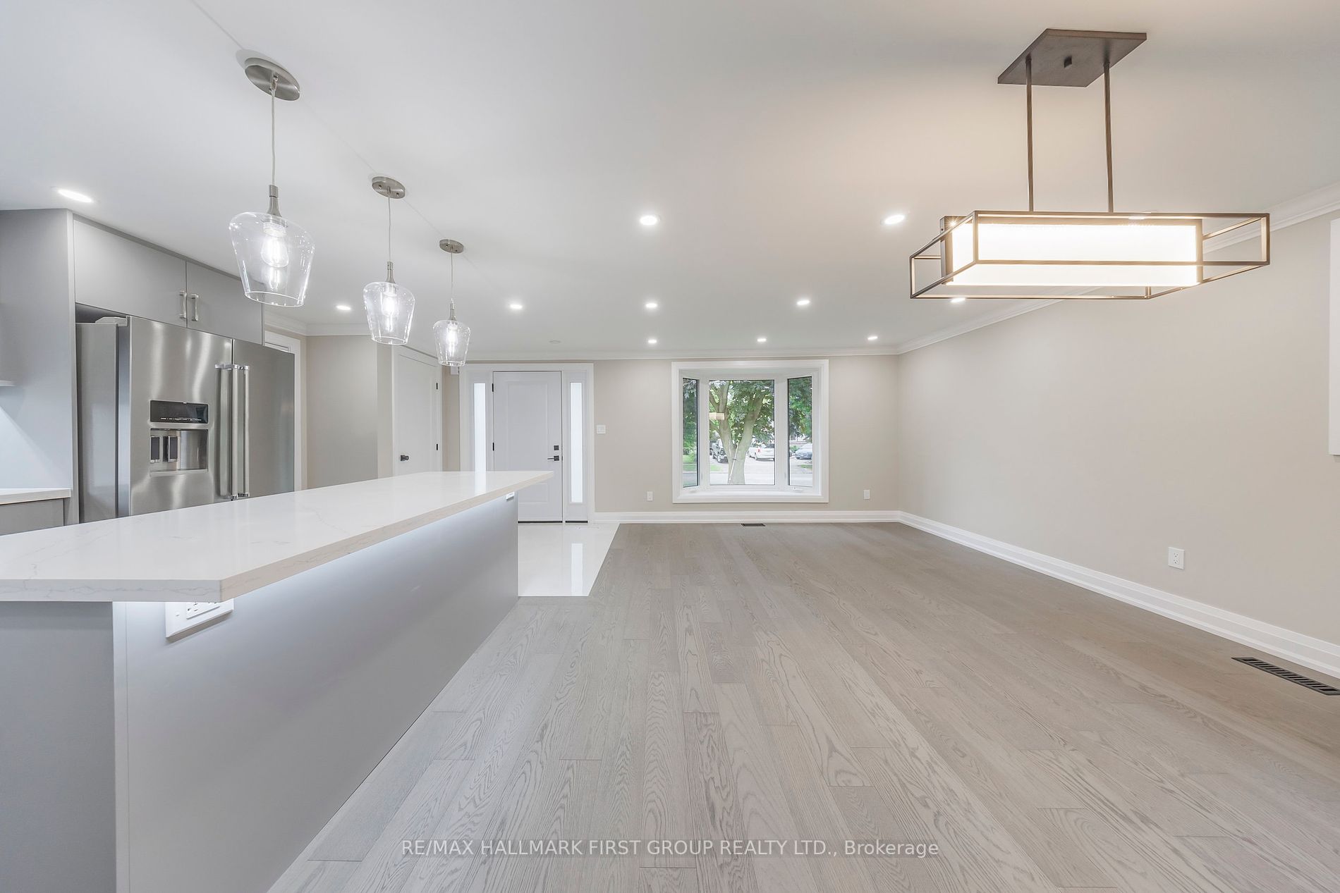 741 Downview Cres