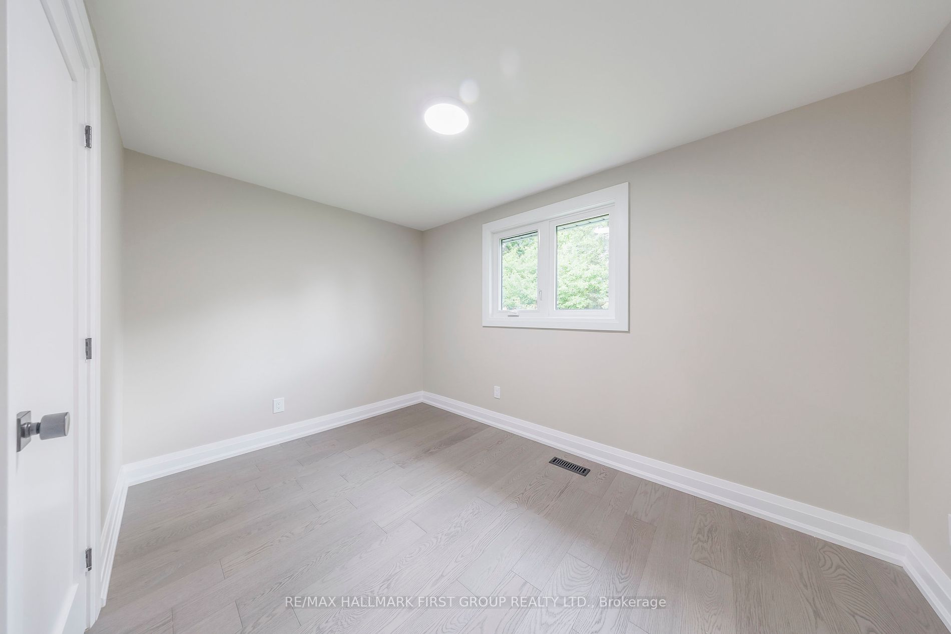 741 Downview Cres