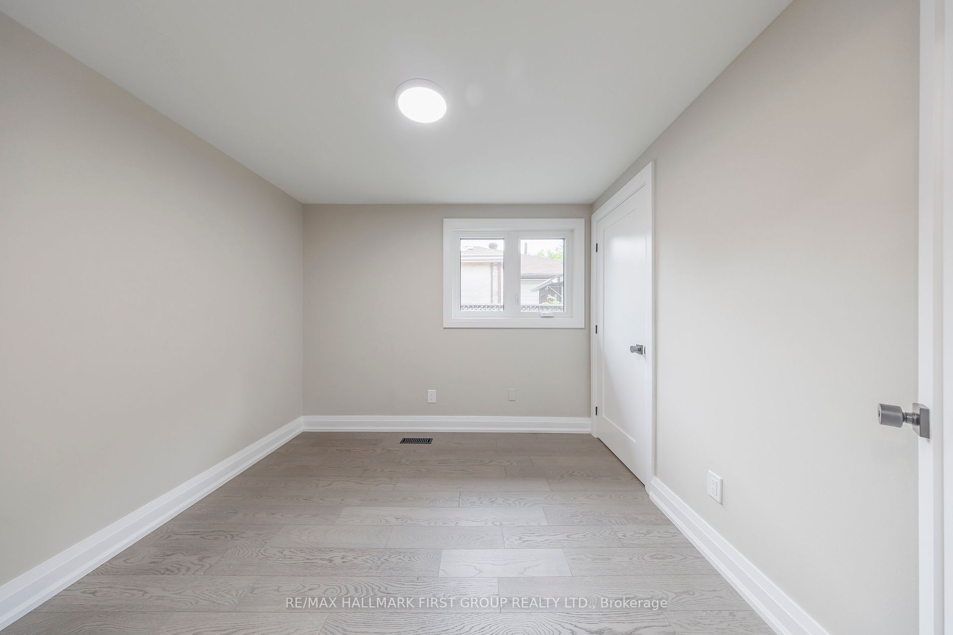 741 Downview Cres