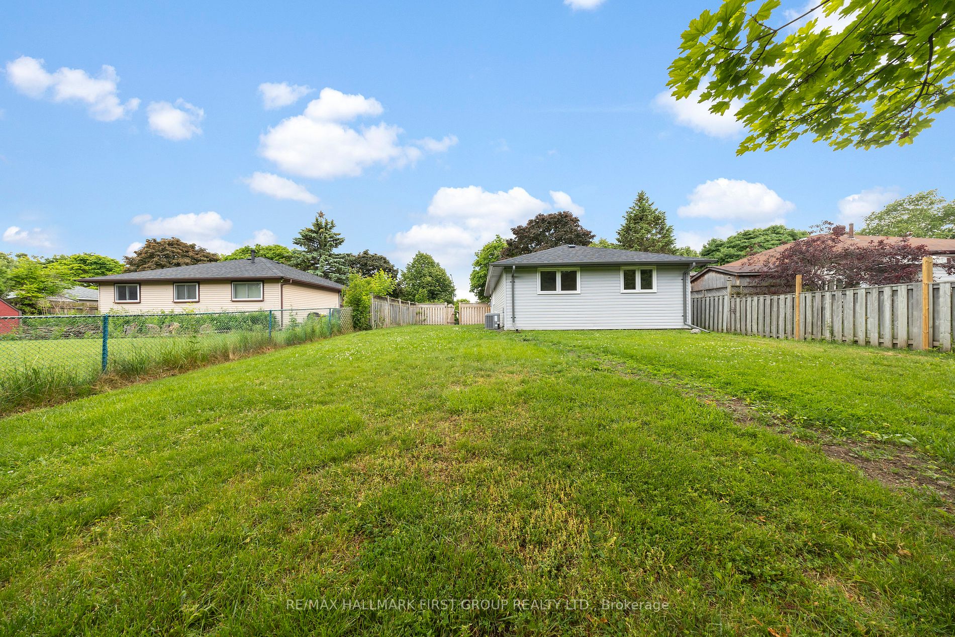 741 Downview Cres