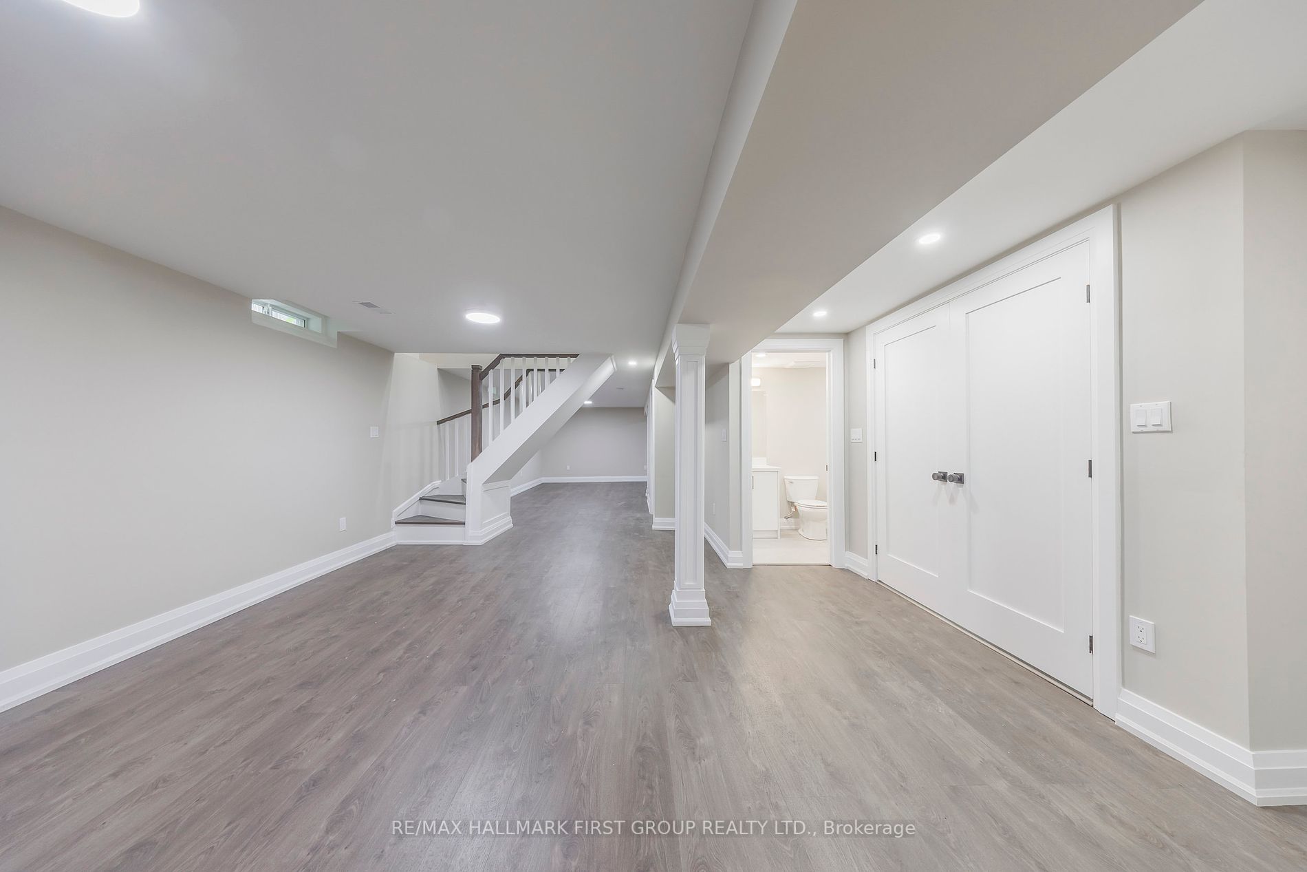 741 Downview Cres