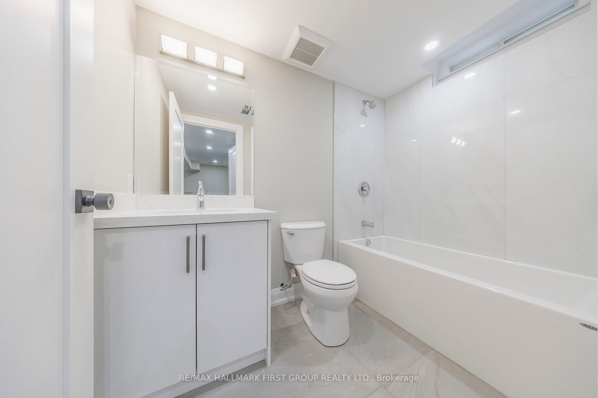 741 Downview Cres