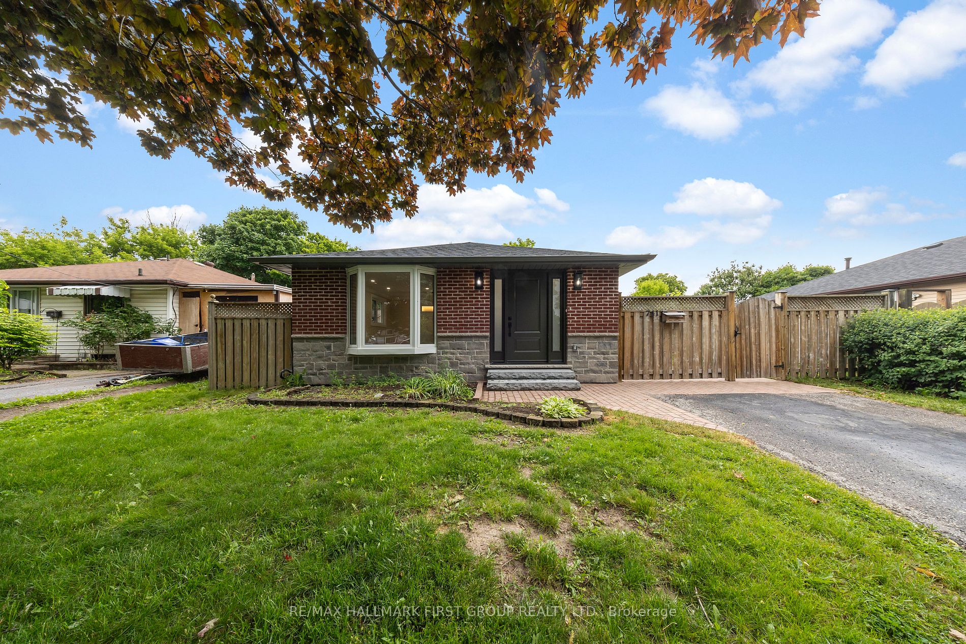 741 Downview Cres
