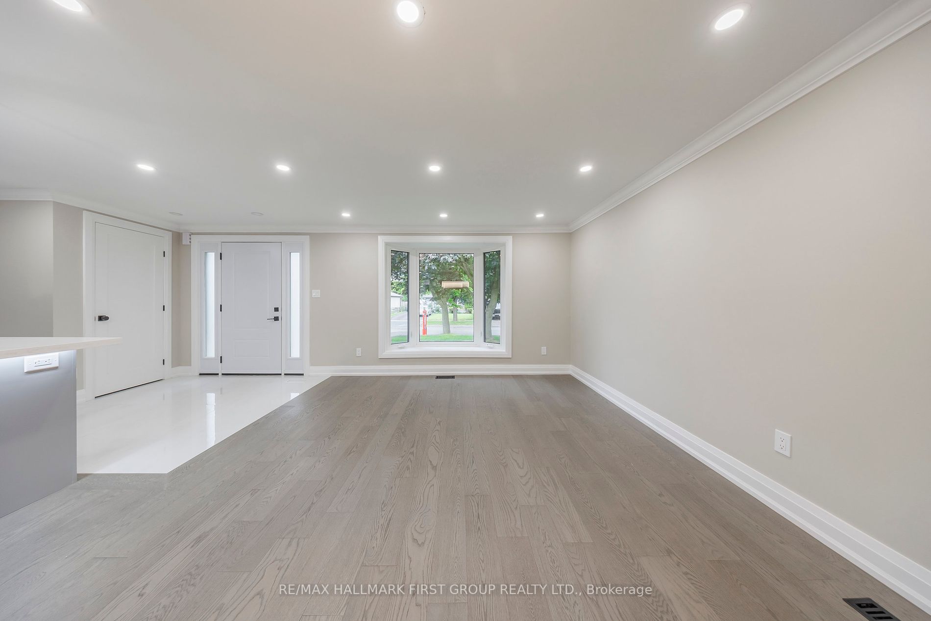 741 Downview Cres