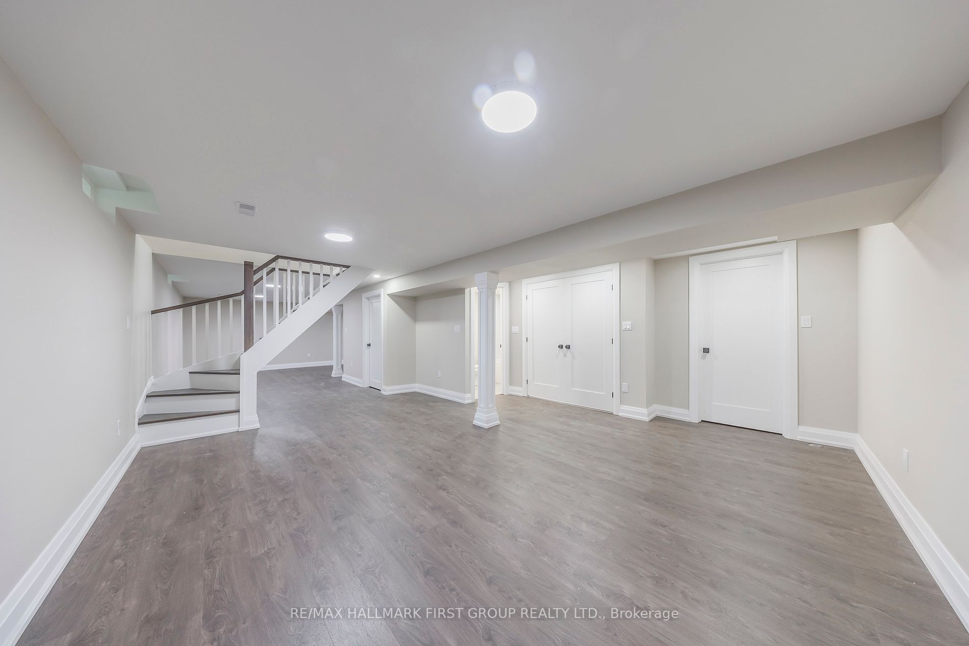 741 Downview Cres