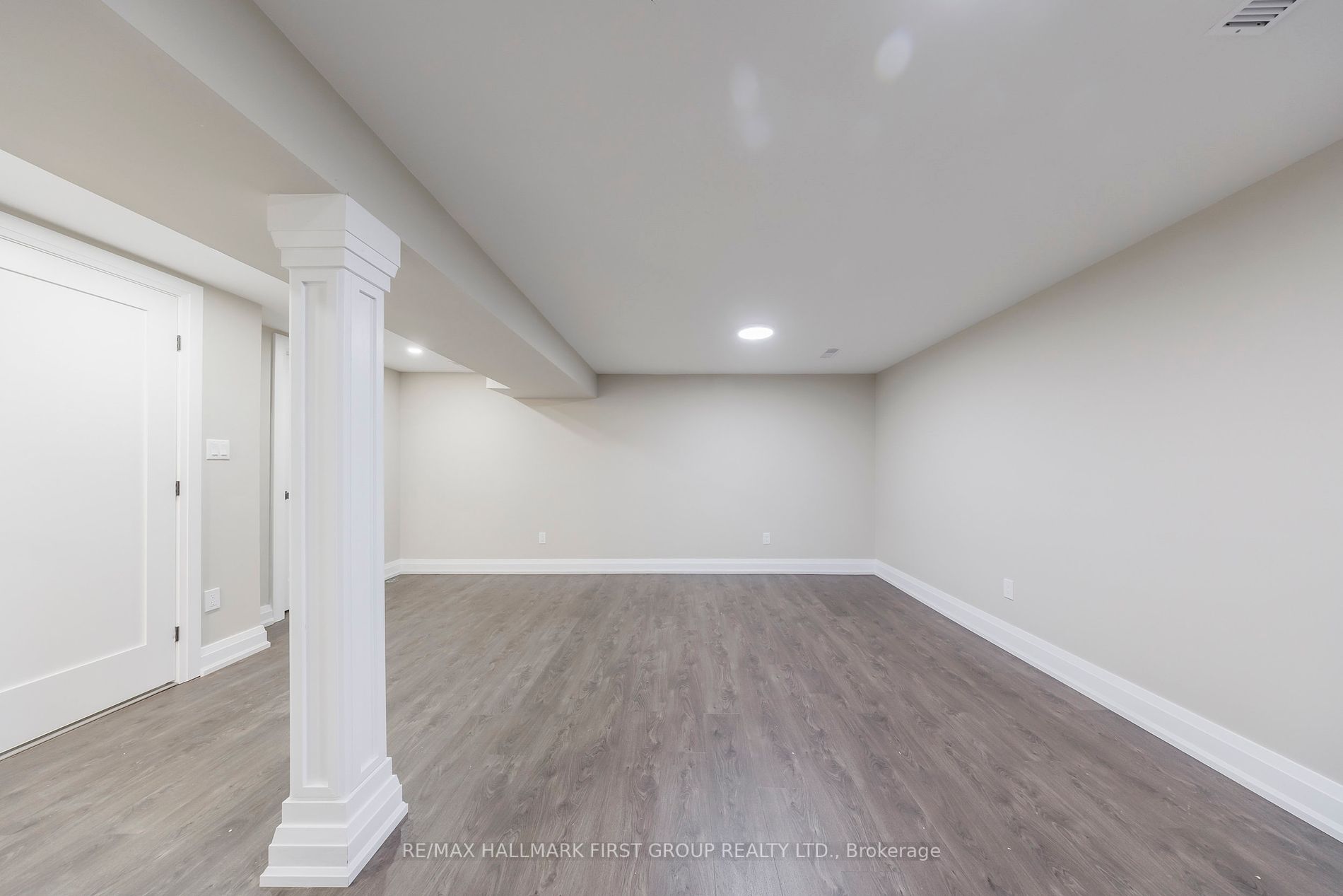 741 Downview Cres