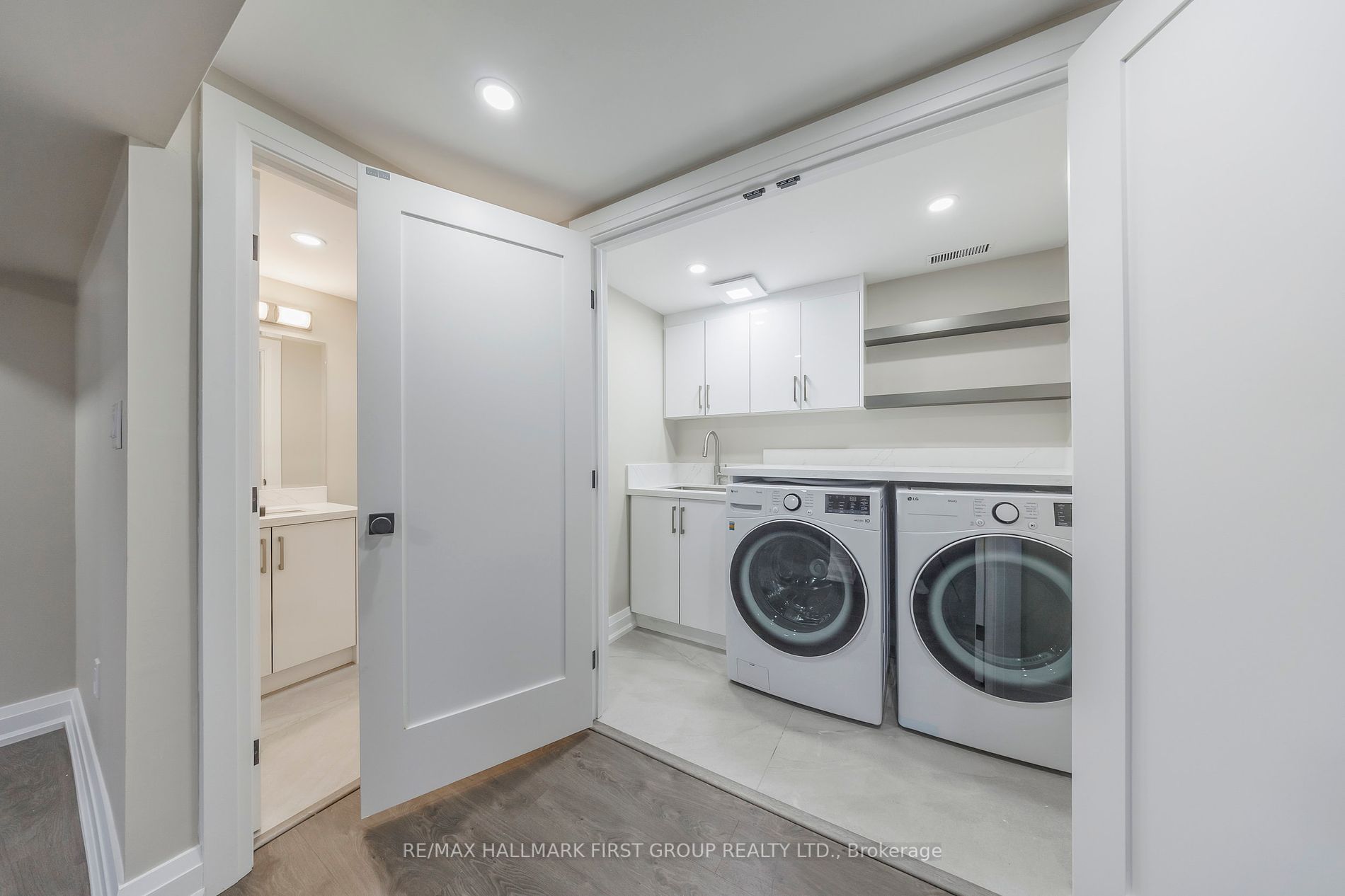 741 Downview Cres