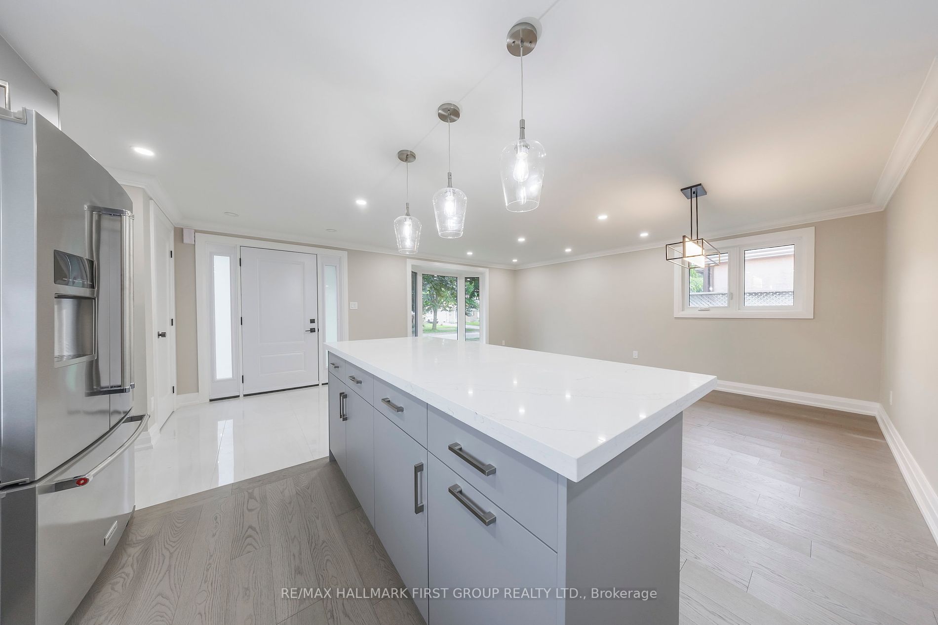 741 Downview Cres