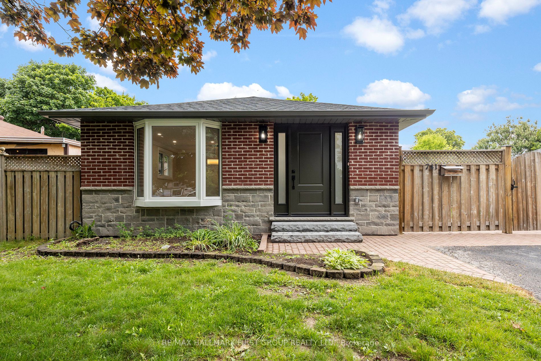741 Downview Cres
