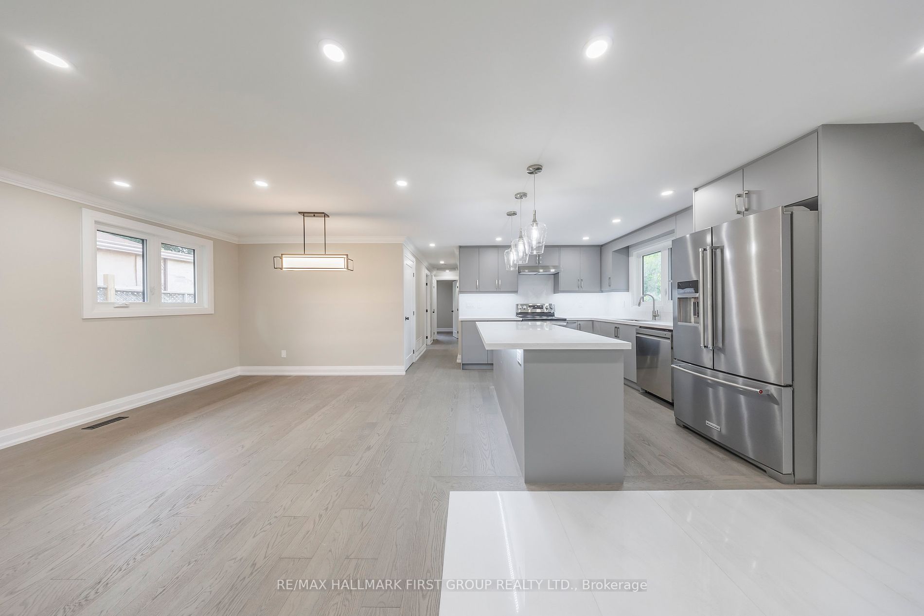 741 Downview Cres