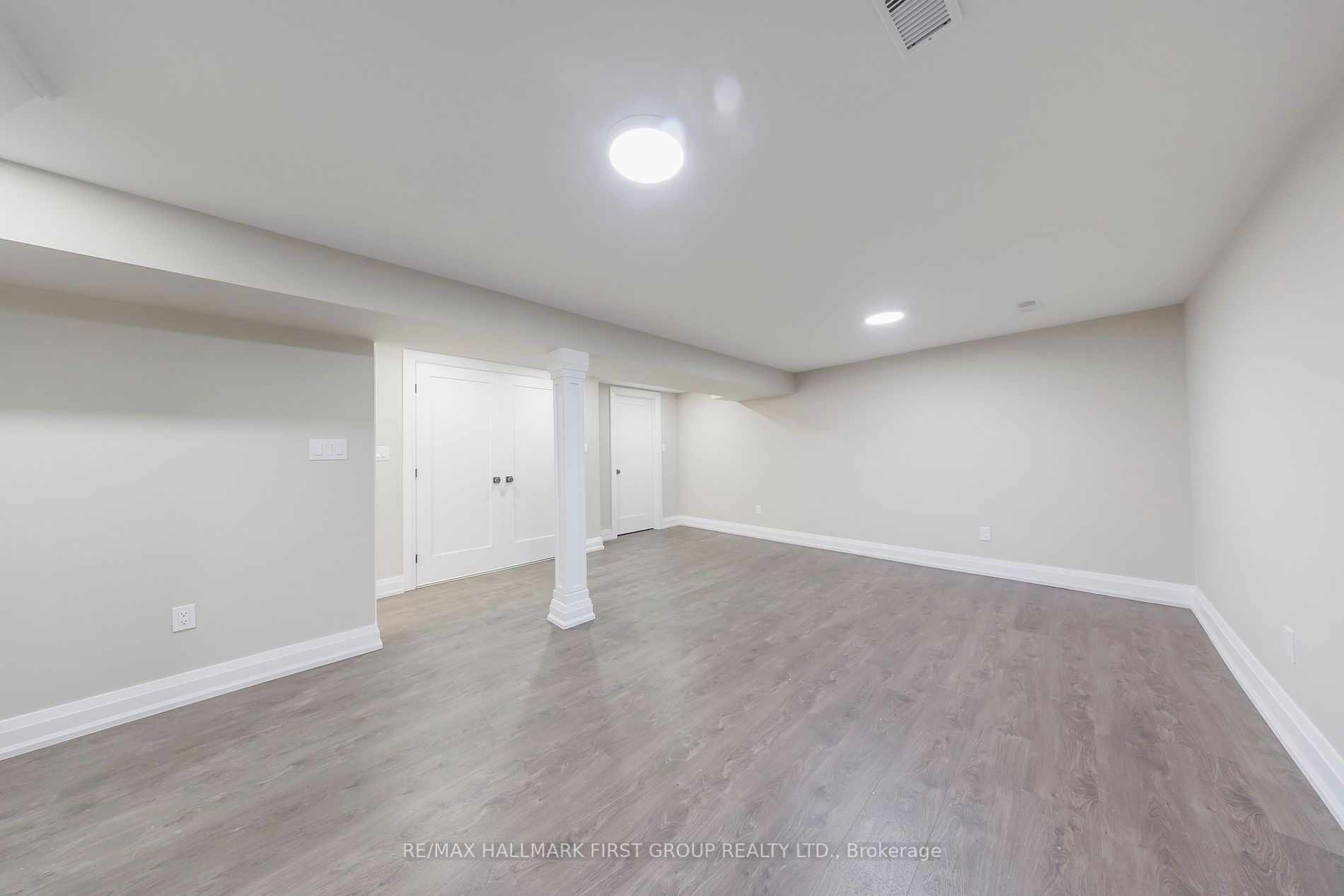 741 Downview Cres