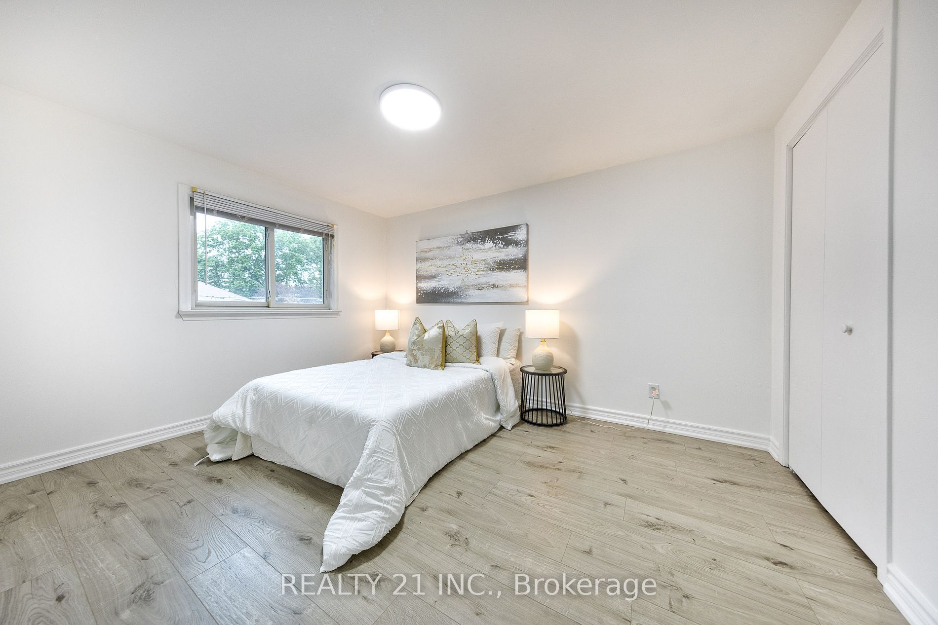 27A St Quentin Ave