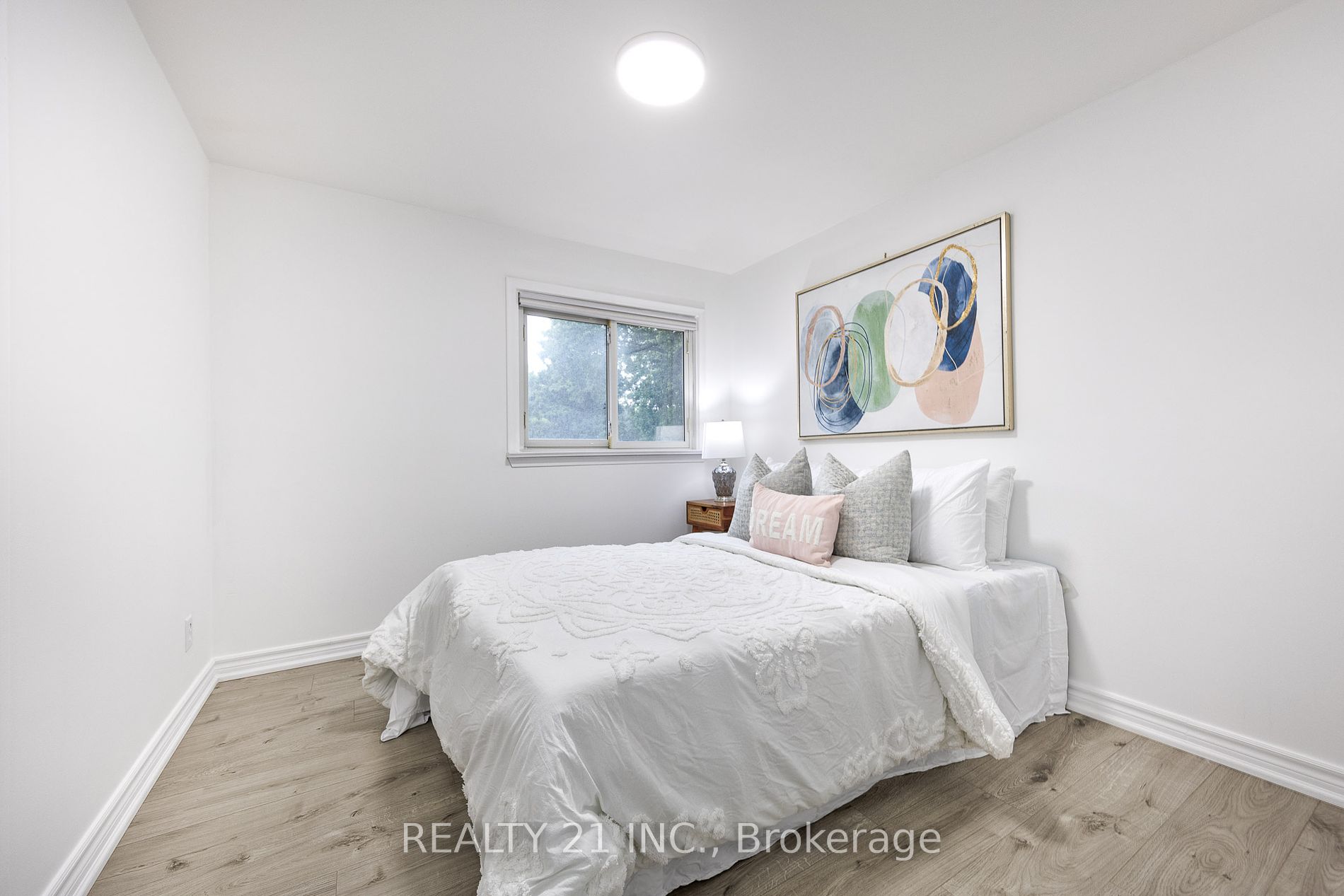 27A St Quentin Ave